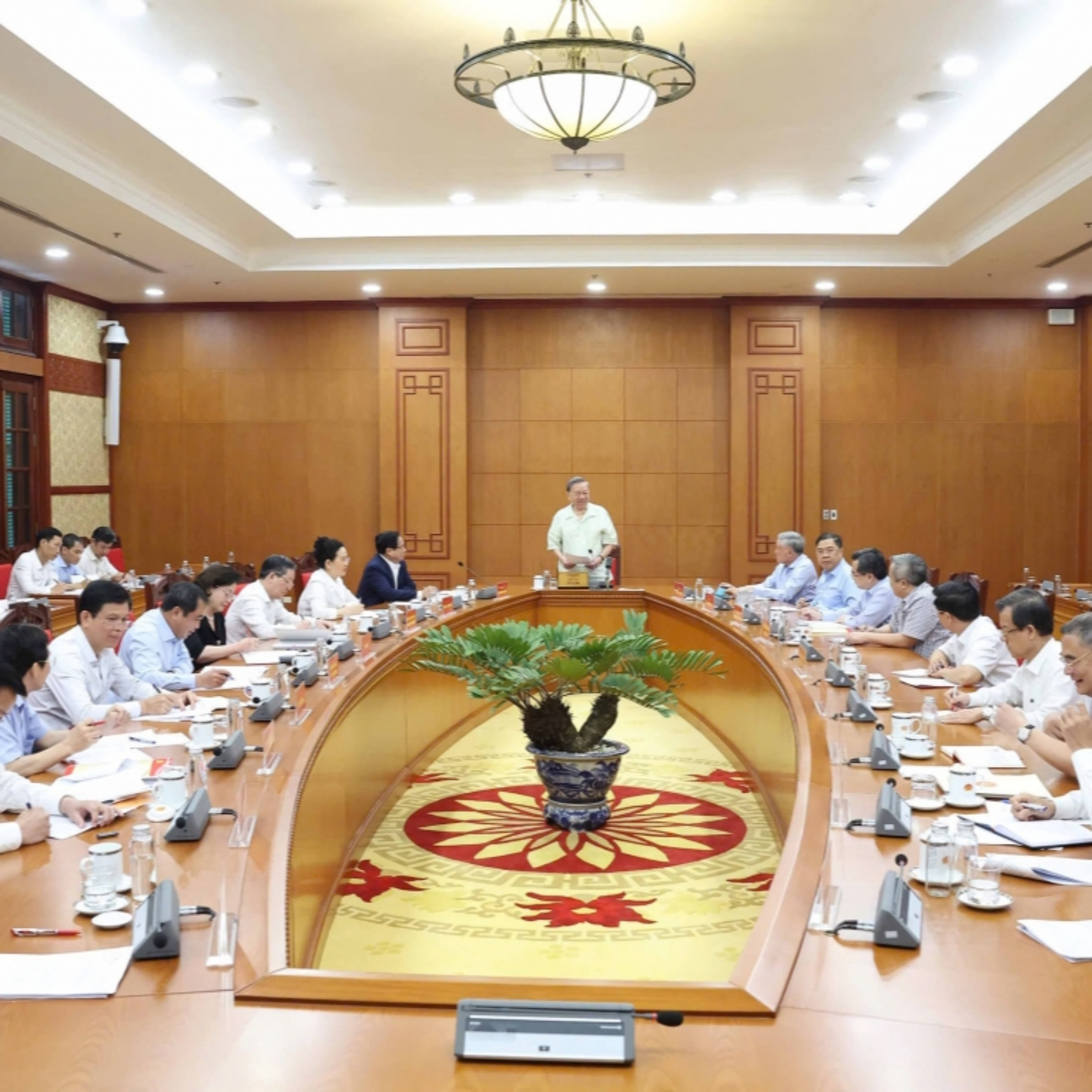 Thời sự 18h 17/9/2025: Tổng Bí thư làm việc với Ban Thường vụ Đảng ủy Chính phủ