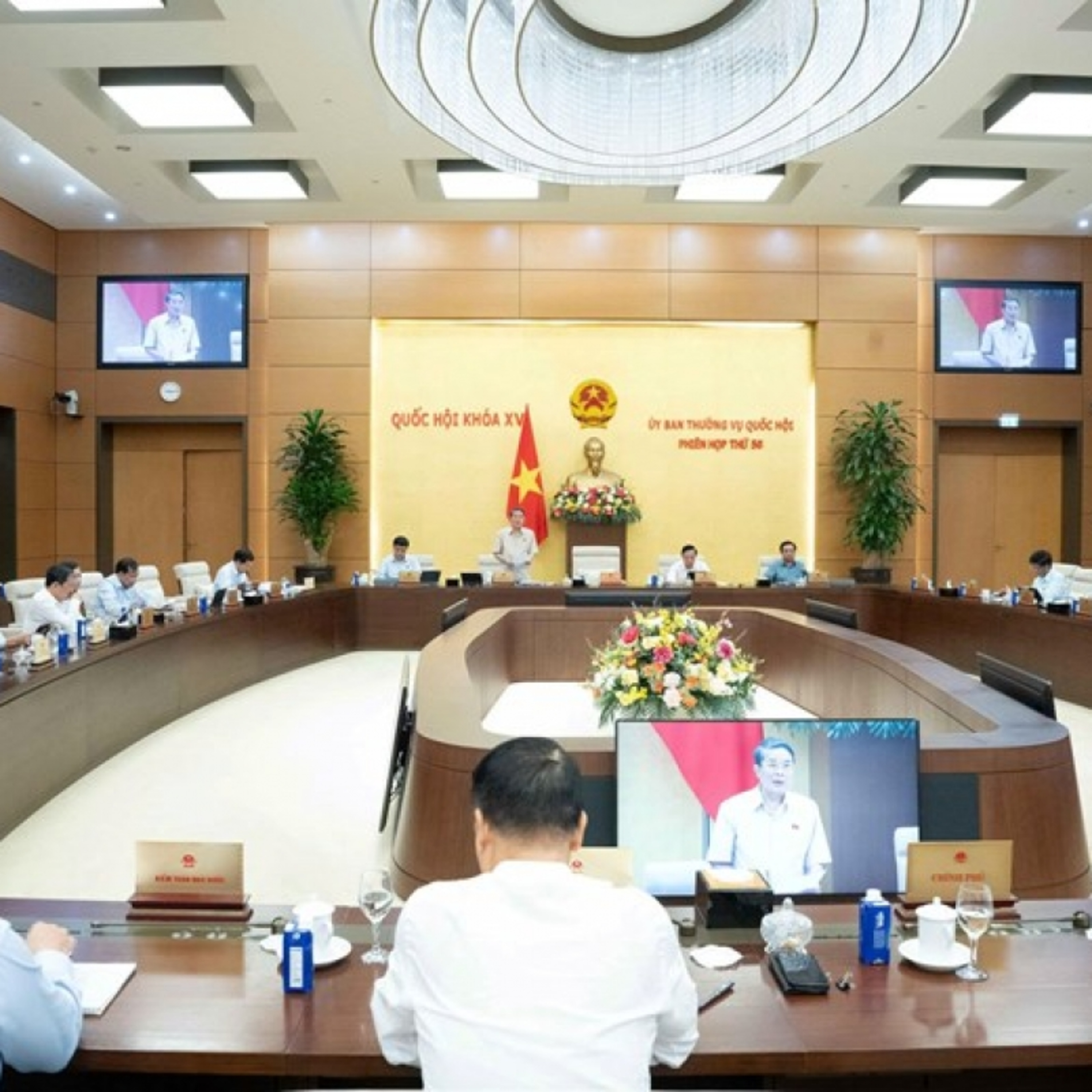 Thời sự 12h 17/10/2025: Chính thức nâng giảm trừ gia cảnh lên 15,5 triệu/tháng