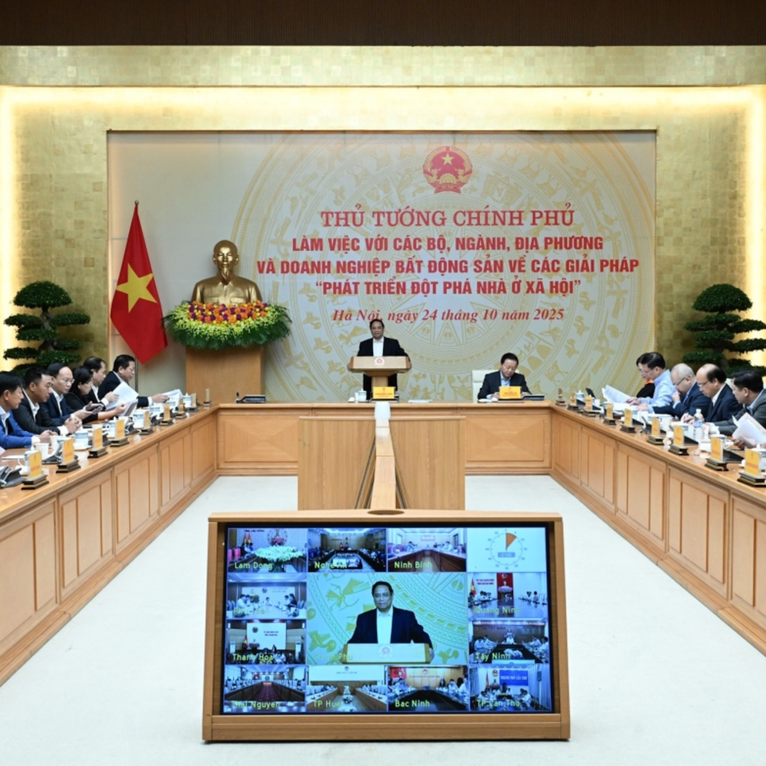 Thời sự 12h 24/10/2025: Thủ tướng: Phải tạo điều kiện thuận lợi nhất cho người mua nhà ở xã hội