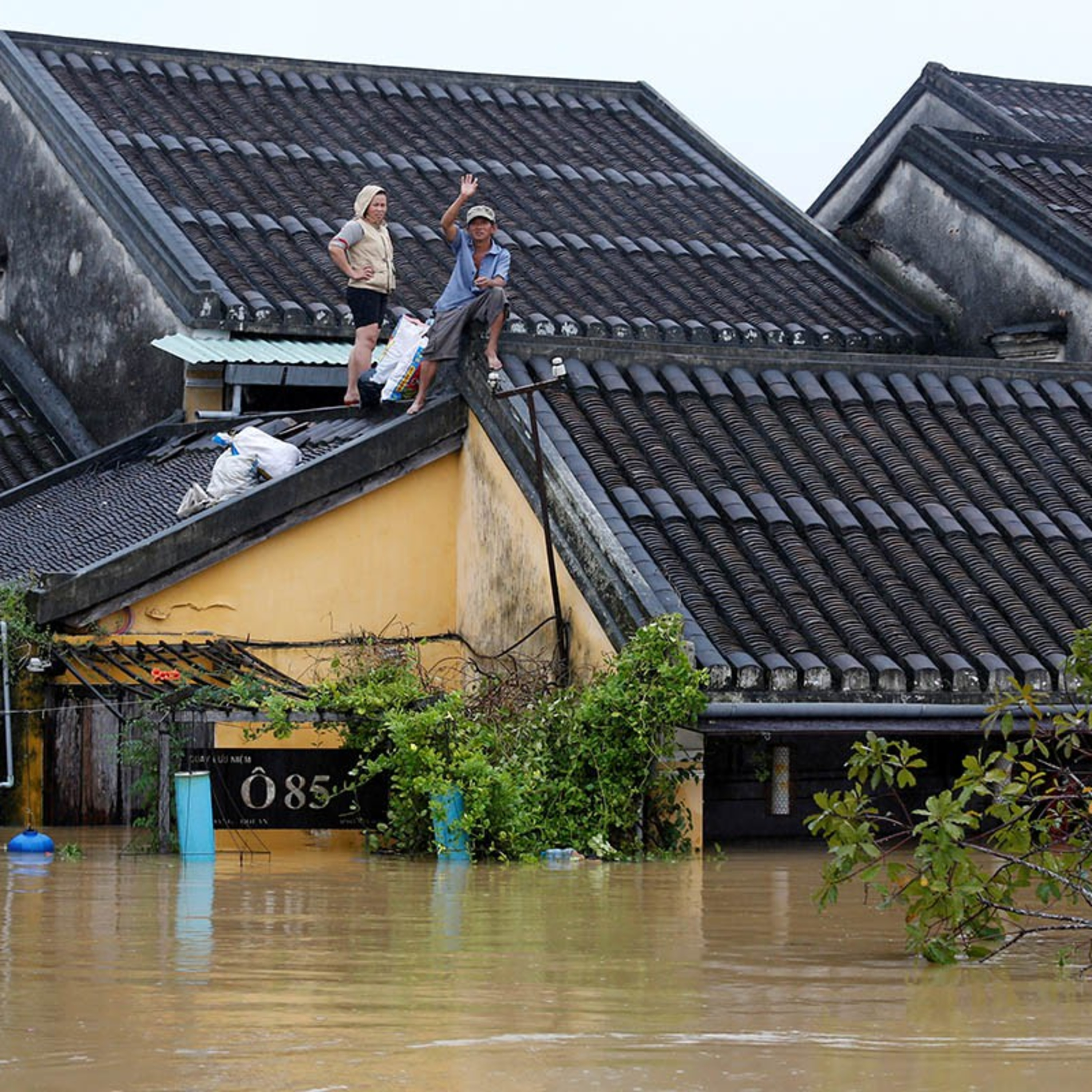 Thời sự 6h 31/10/2025: Phải tiếp cận người dân ở các khu vực còn bị cô lập do mưa lũ Miền trung Thời sự 6h 31/10/2025: Phải tiếp cận người dân ở các khu vực còn bị cô lập do mưa lũ Miền trung