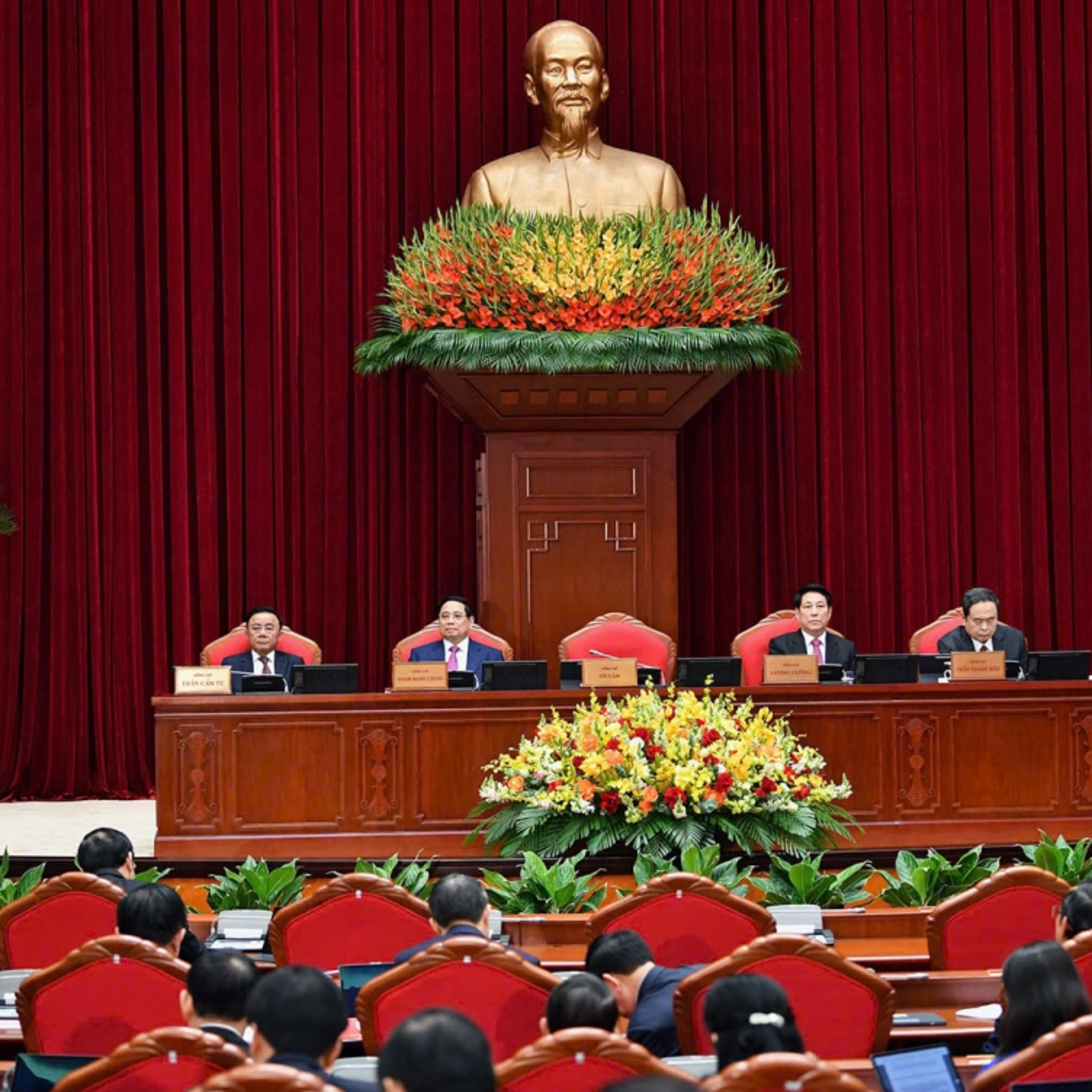 Thời sự 12h 5/11/2025: Tổng Bí thư nêu "5 điểm cộng" của nhân sự chọn vào Bộ Chính trị khóa mới