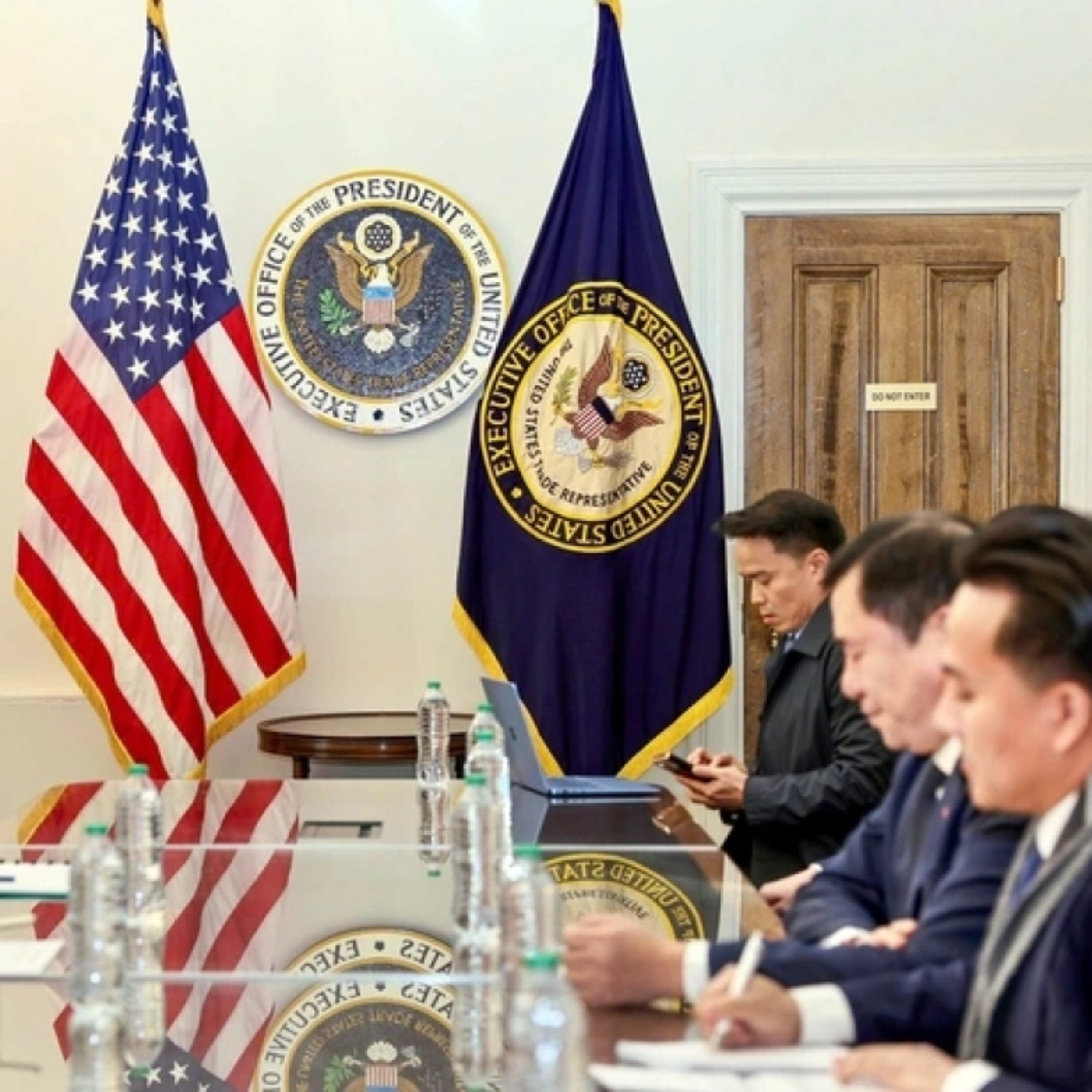 Thời sự 6h 16/11/2025: Việt Nam đạt được nhiều kết quả tích cực trong đàm phán thuế đối ứng tại Mỹ Thời sự 6h 16/11/2025: Việt Nam đạt được nhiều kết quả tích cực trong đàm phán thuế đối ứng tại Mỹ