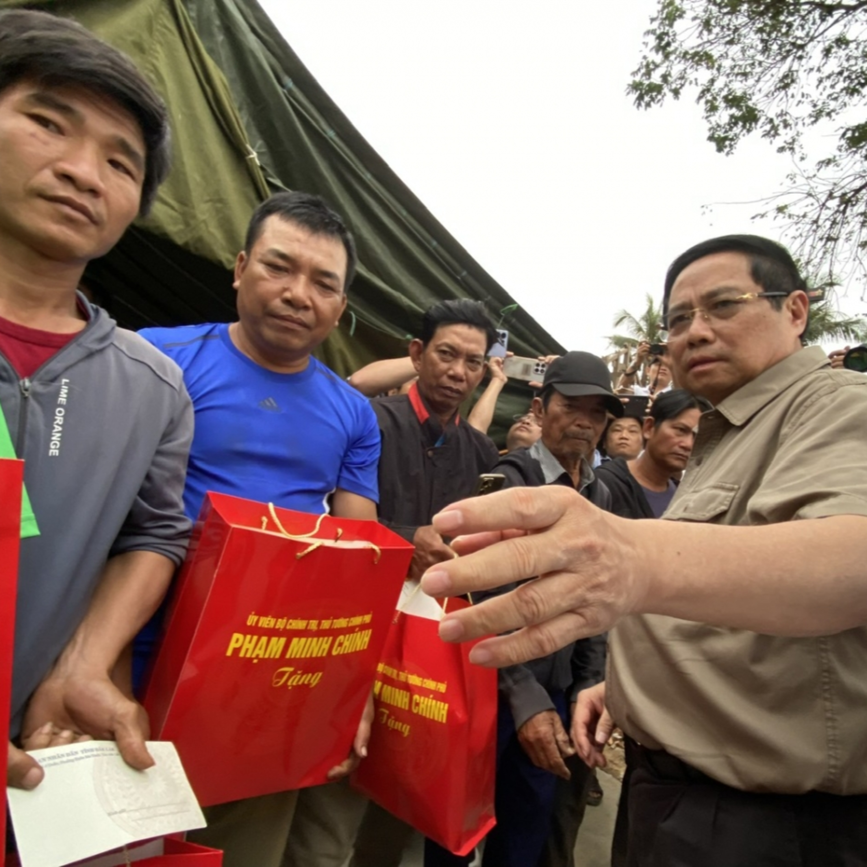 Thời sự 18h 29/11/2025: Thủ tướng thăm, động viên người dân vùng lũ xã Hòa Thịnh