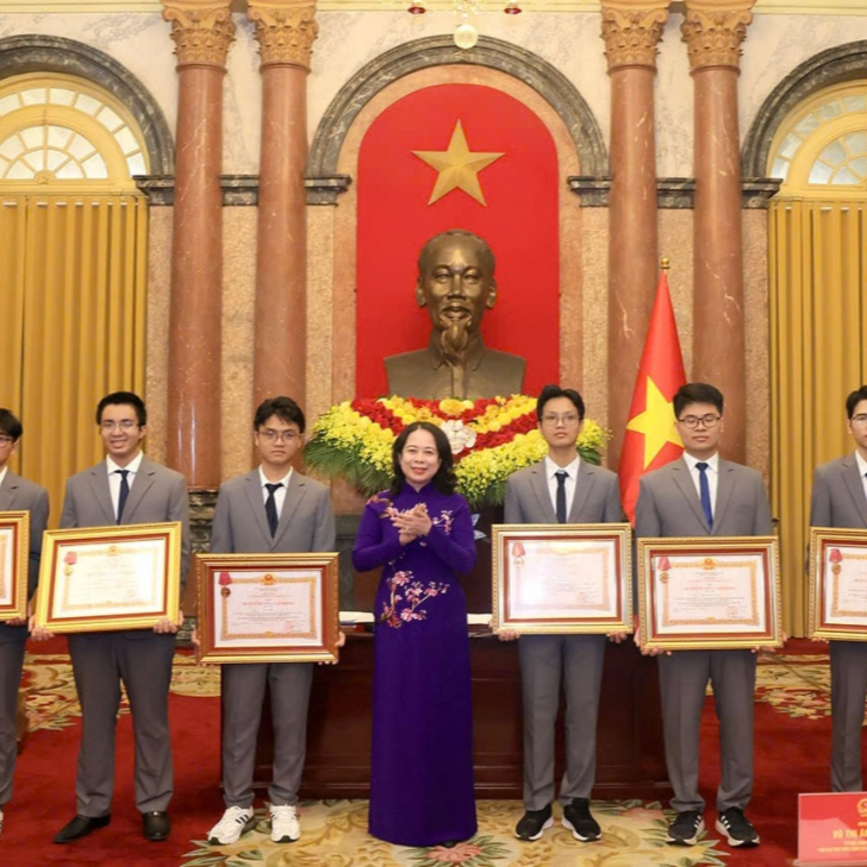 Thời sự 12h 12/12/2025: Trao Huân chương Lao động cho học sinh đoạt giải Olympic năm 2025 Thời sự 12h 12/12/2025: Trao Huân chương Lao động cho học sinh đoạt giải Olympic năm 2025