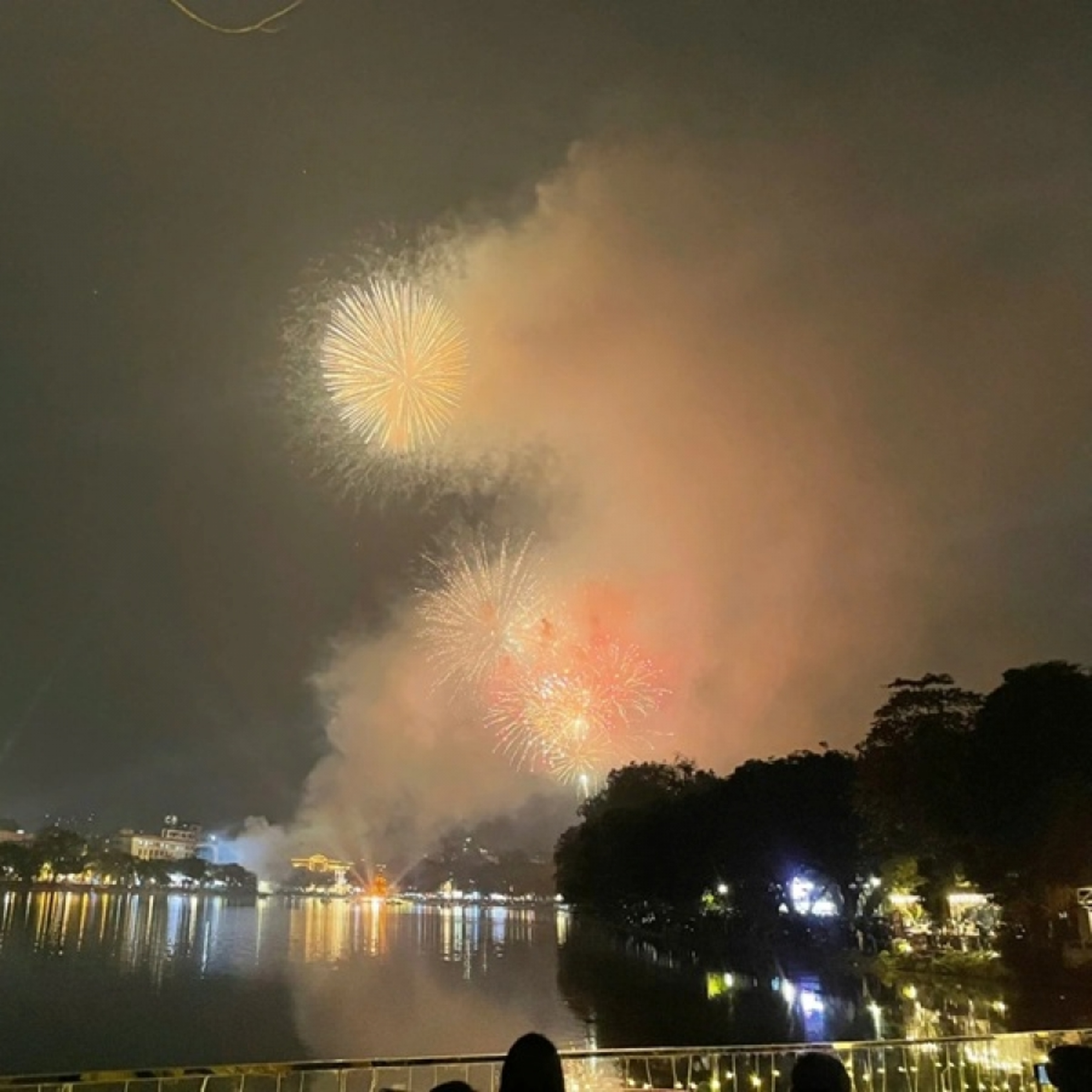 Thời sự 6h 1/1/2026: Không khí chào đón năm mới 2026 lan tỏa khắp các vùng, miền trên cả nước