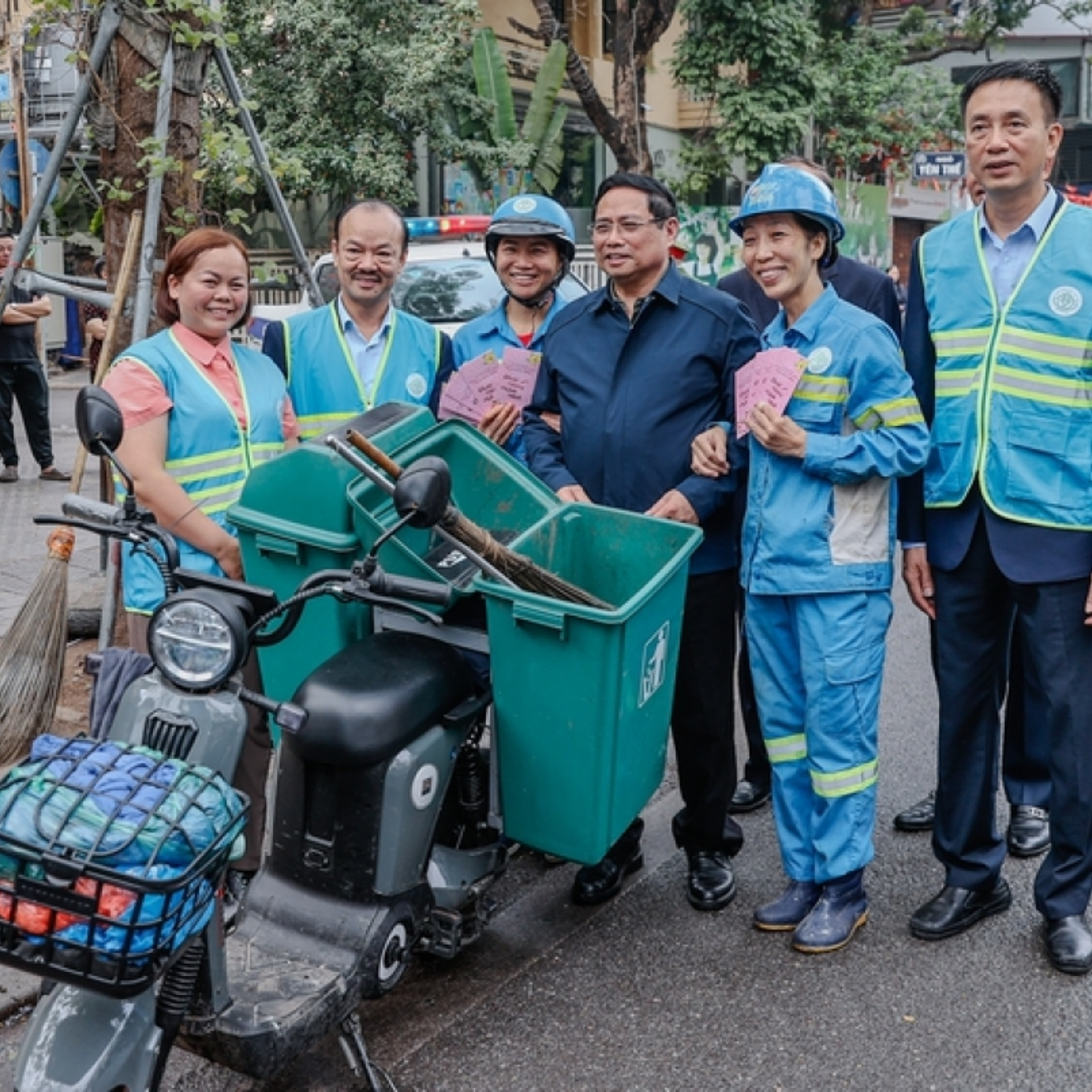 Thời sự 12h 15/2/2026: Thủ tướng Phạm Minh Chính động viên công nhân môi trường đô thị tại Hà Nội