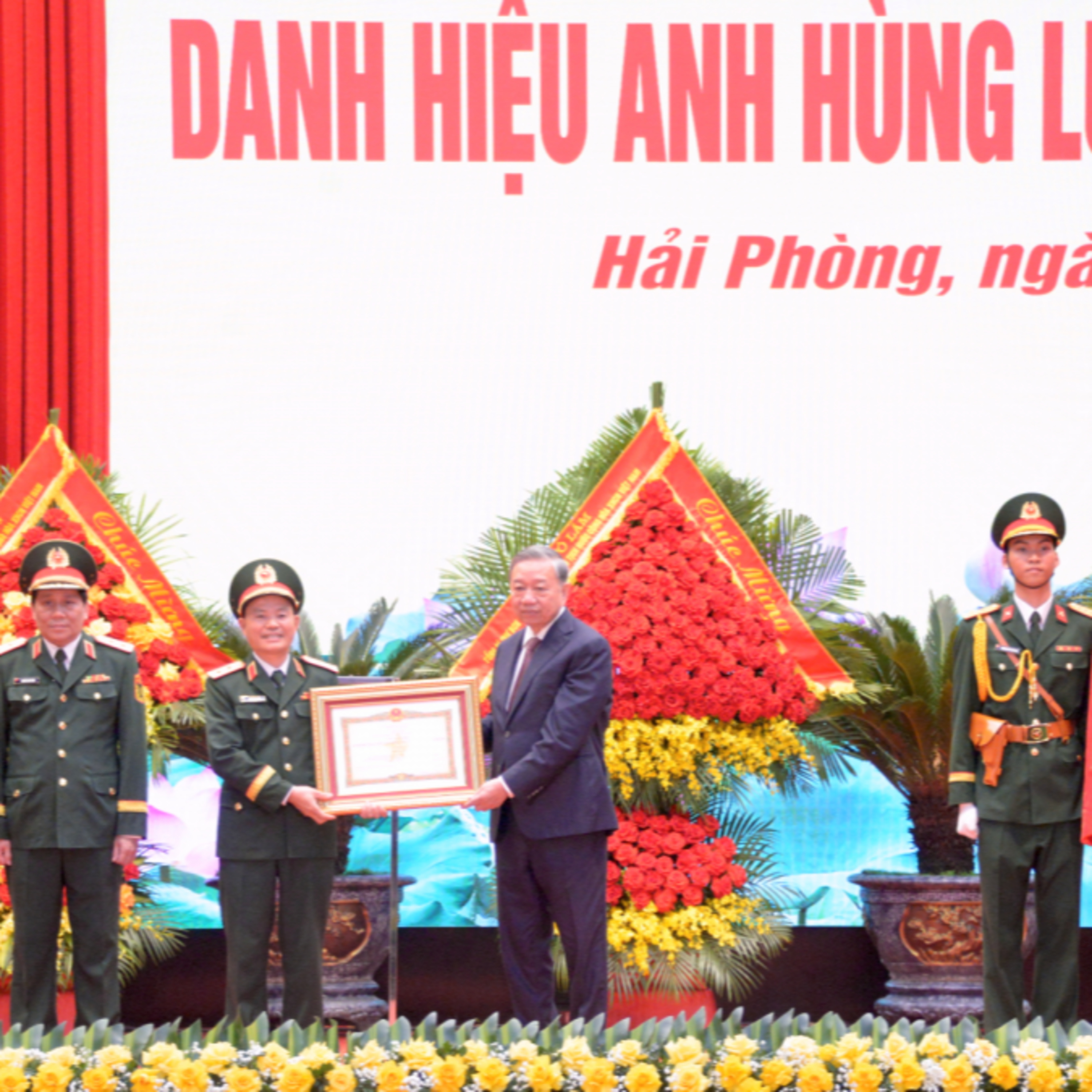Thời sự 12h 10/4/2026: Quân khu 3 đón nhận Danh hiệu Anh hùng Lực lượng vũ trang nhân dân