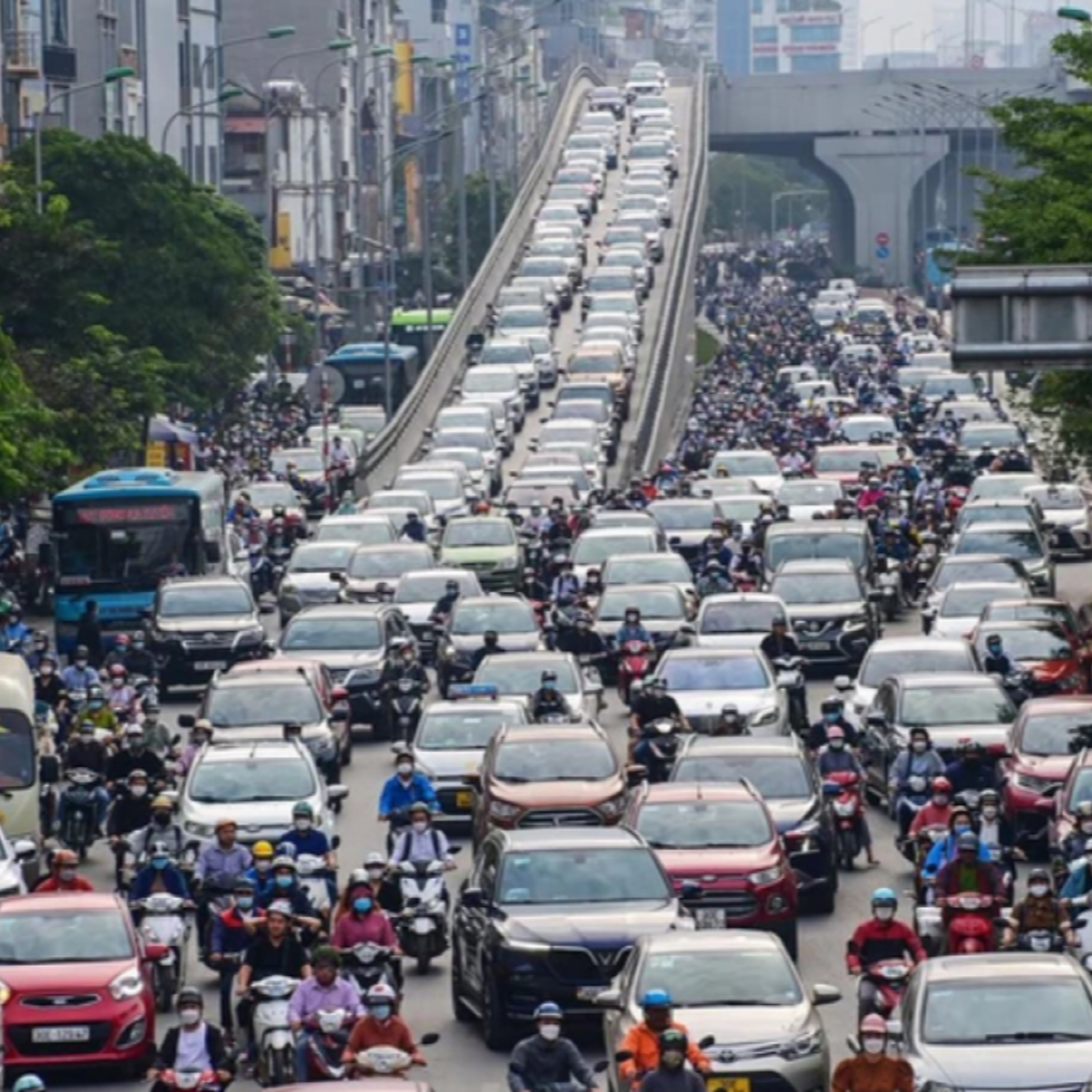 Thời sự 6h 13/4/2026: Bộ Công an đề xuất phạt từ 8 đến 14 triệu đồng với xe không đăng ký kinh doanh