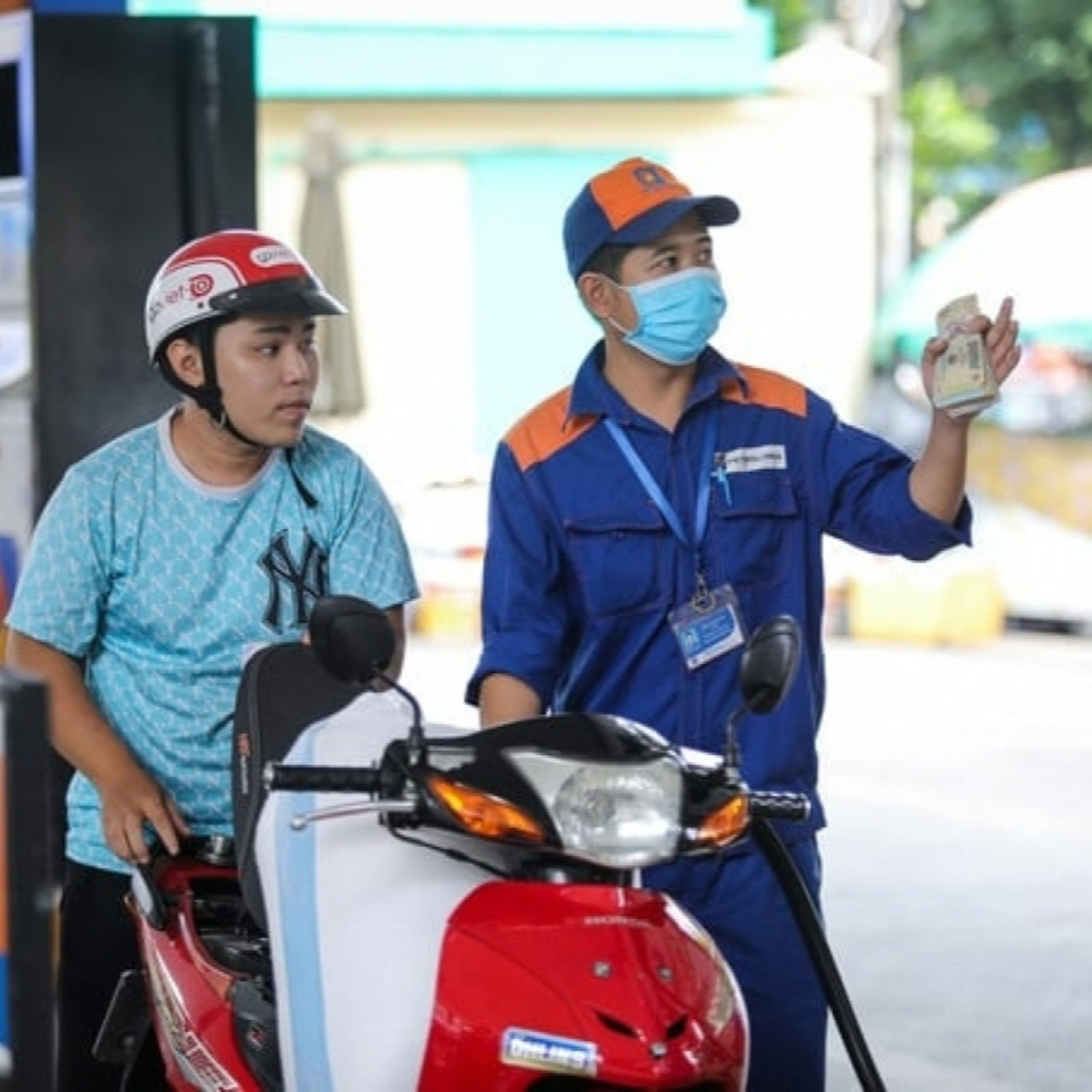 Thời sự 6h 16/4/2026: Miễn một số loại thuế xăng dầu, nhiên liệu bay từ ngày 16/4