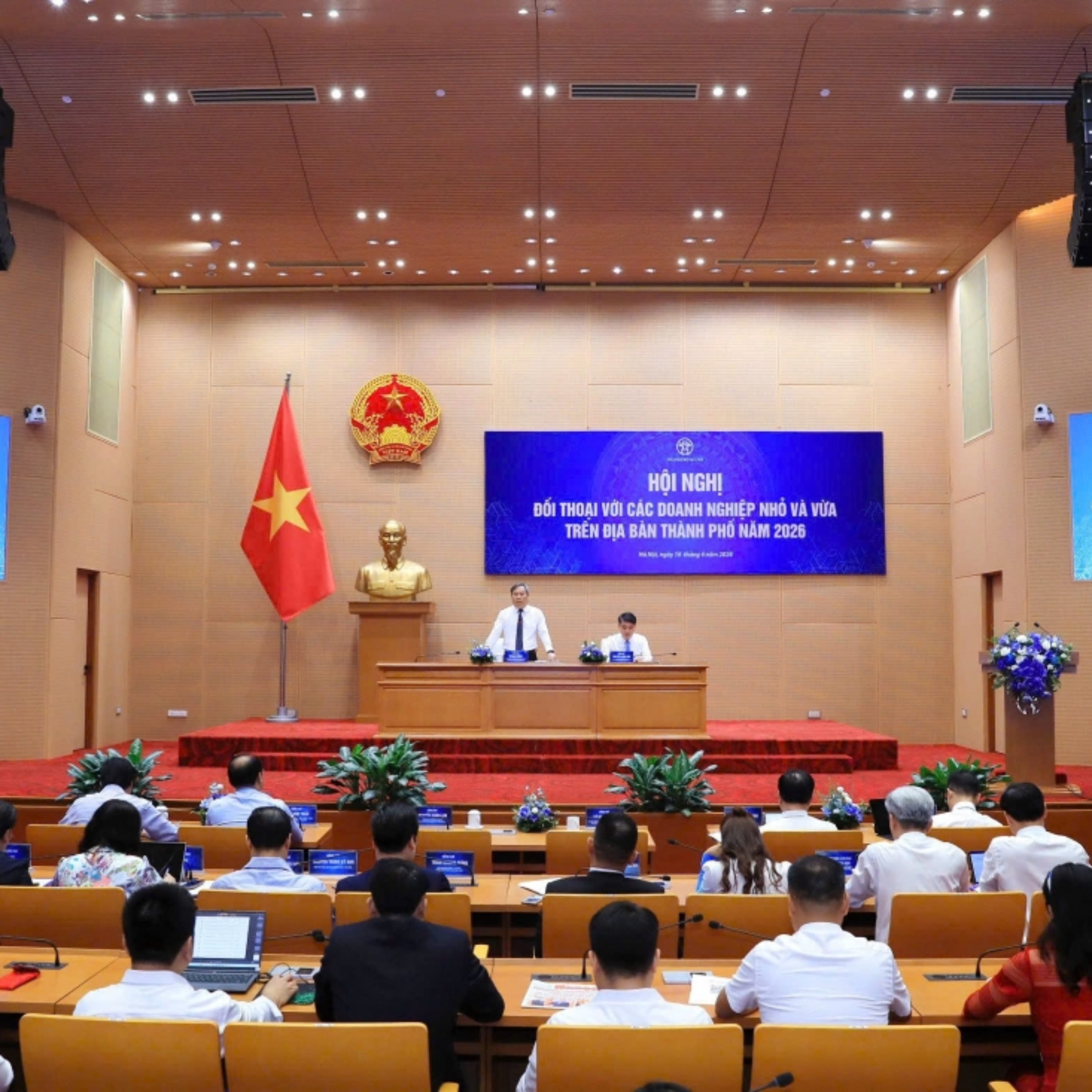 Thời sự 18h 16/4/2026: Hà Nội đối thoại với các doanh nghiệp nhỏ và vừa trên địa bàn thành phố