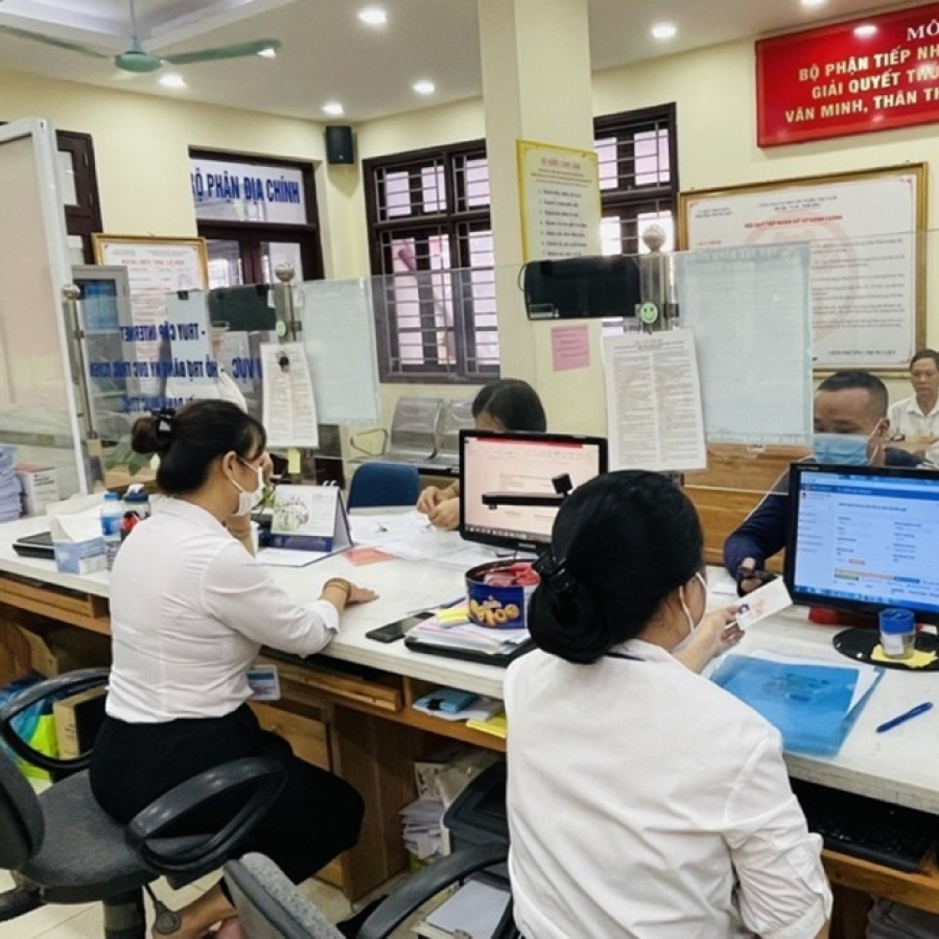 Thời sự 18h 12/5/2026: Hoàn thành cắt giảm, đơn giản hóa thủ tục hành chính trước 20/5