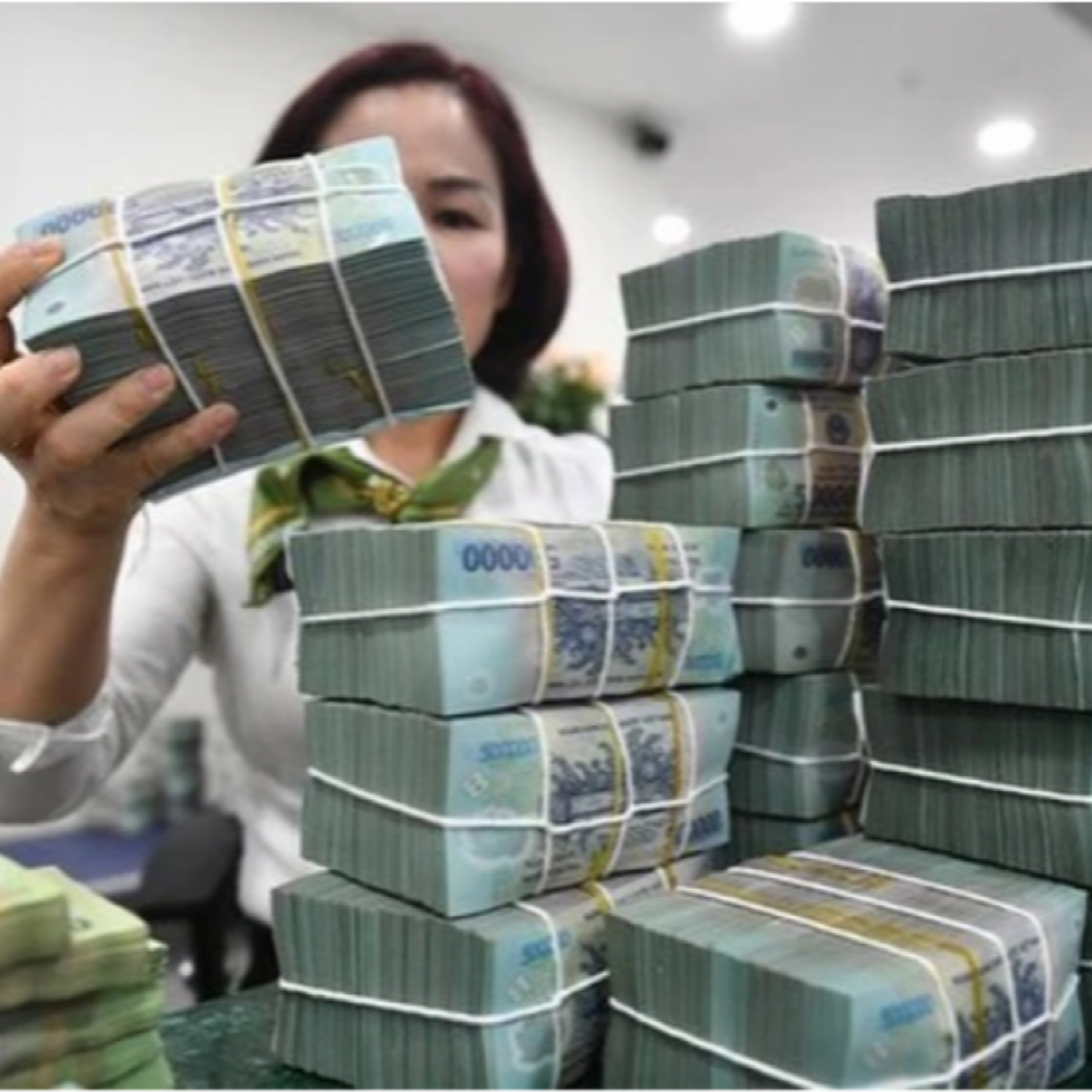 Thời sự 12h 22/7/2026: Mặt bằng lãi suất huy động tiếp tục tăng và cao hơn mức lãi suất niêm yết