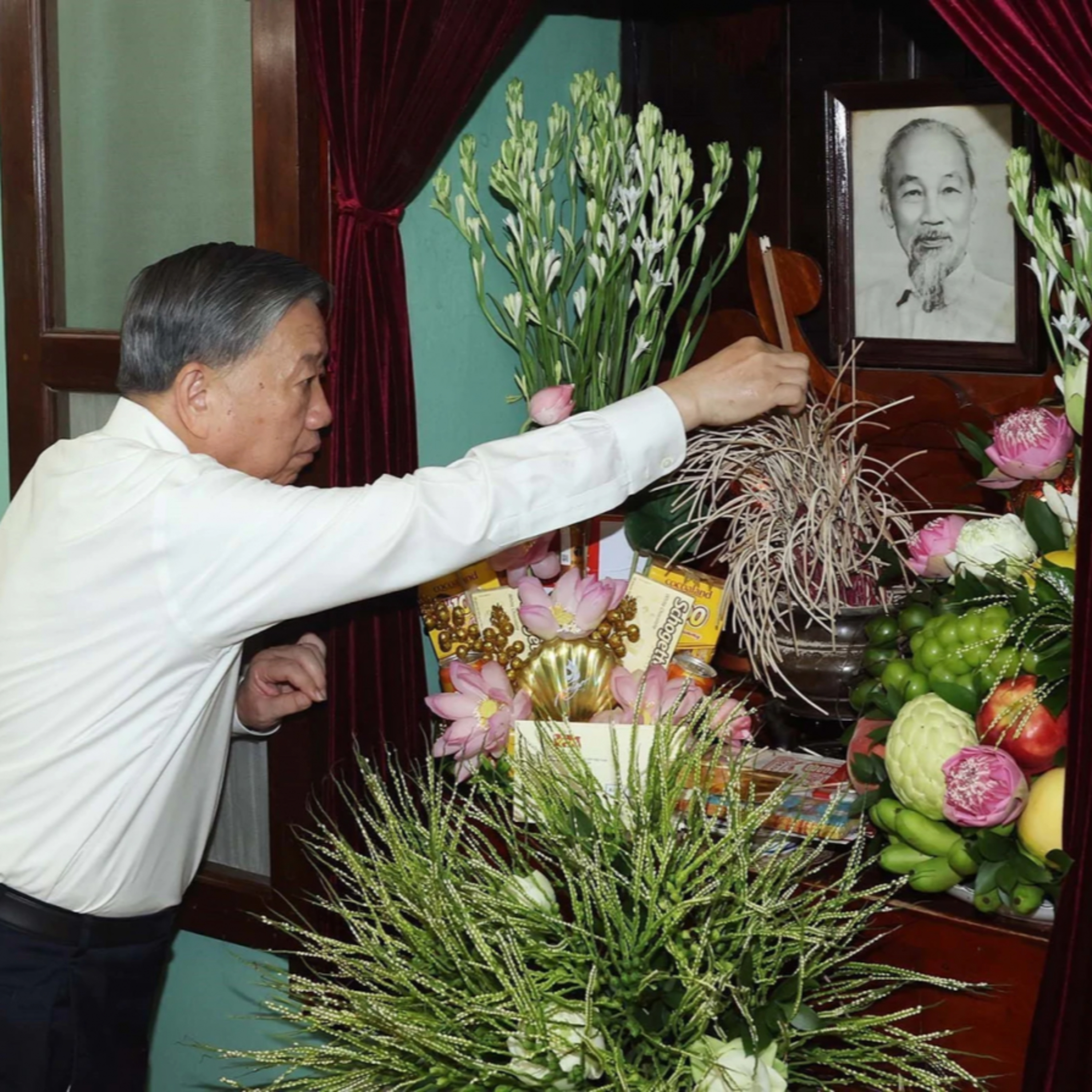 Thời sự 12h 2/9/2026: Tổng Bí thư, Chủ tịch nước Tô Lâm dâng hương tưởng niệm Chủ tịch Hồ Chí Minh