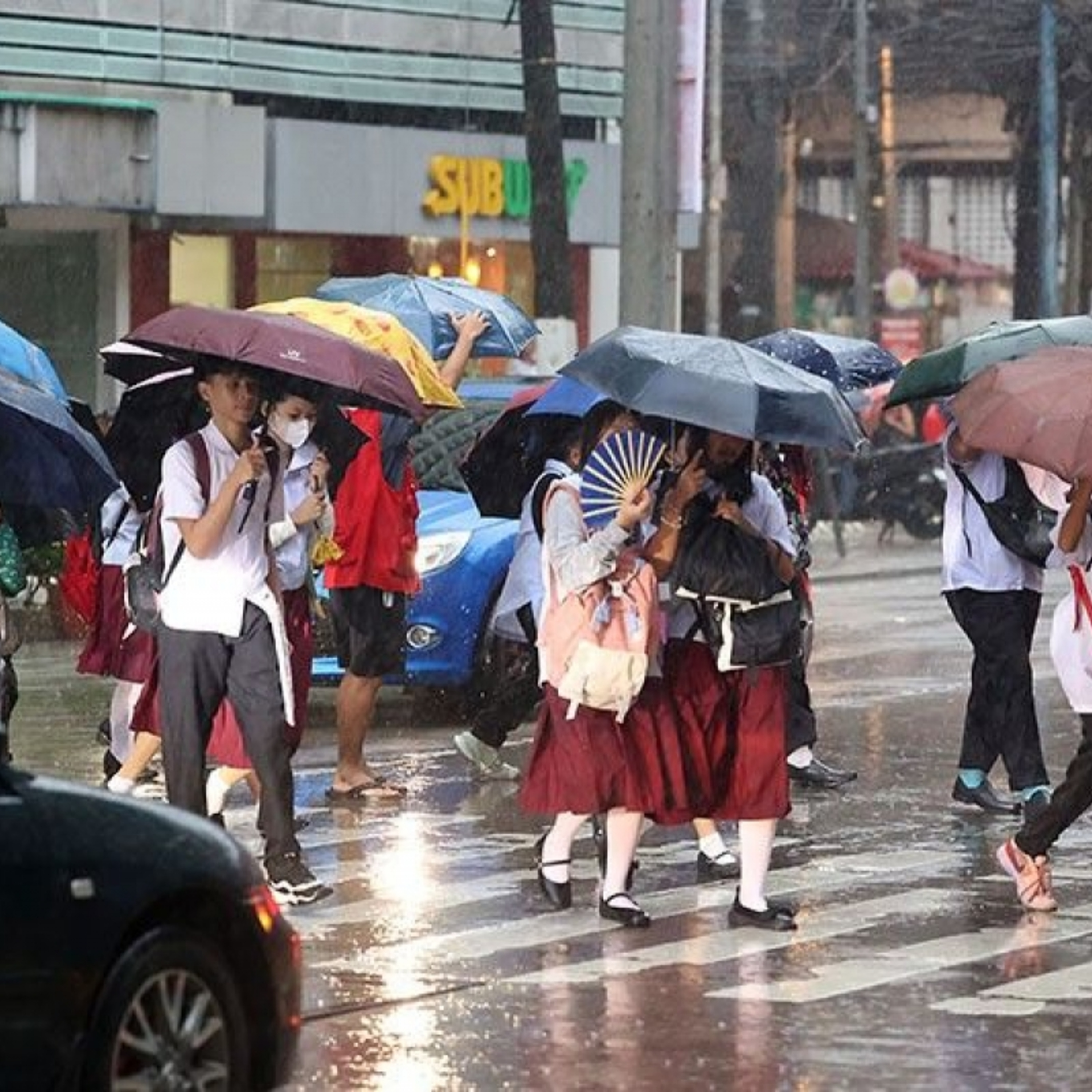 Tin quốc tế - Philippines đóng cửa trường học, nâng cấp cảnh báo đối với bão Matmo