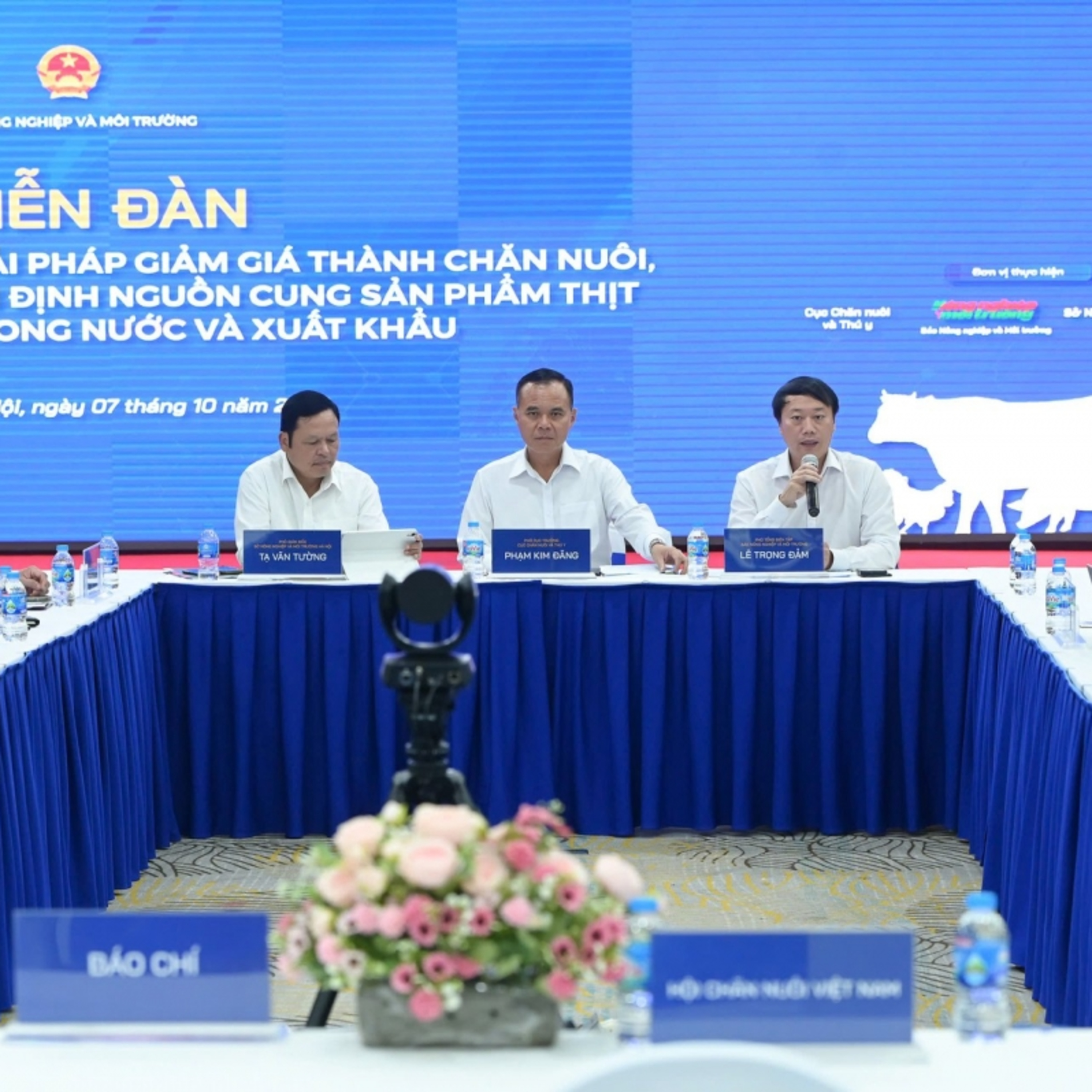 Tin trong nước - Tìm giải pháp giảm giá thành chăn nuôi, đảm bảo nguồn cung cuối năm