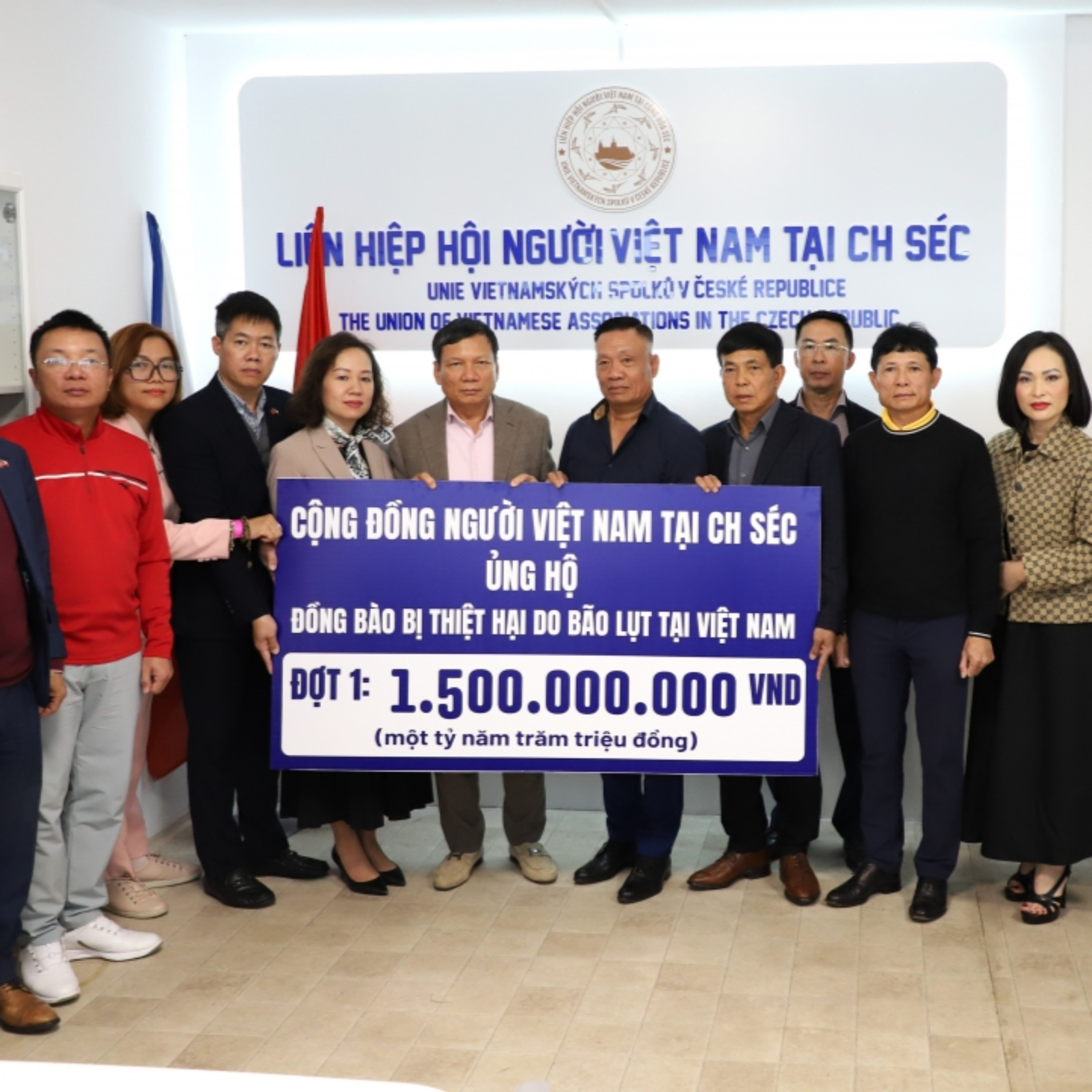 Tin quốc tế - Kiều bào Séc quyên góp 1,5 tỷ đồng ủng hộ cho đồng bào bị ảnh hưởng bởi bão lụt