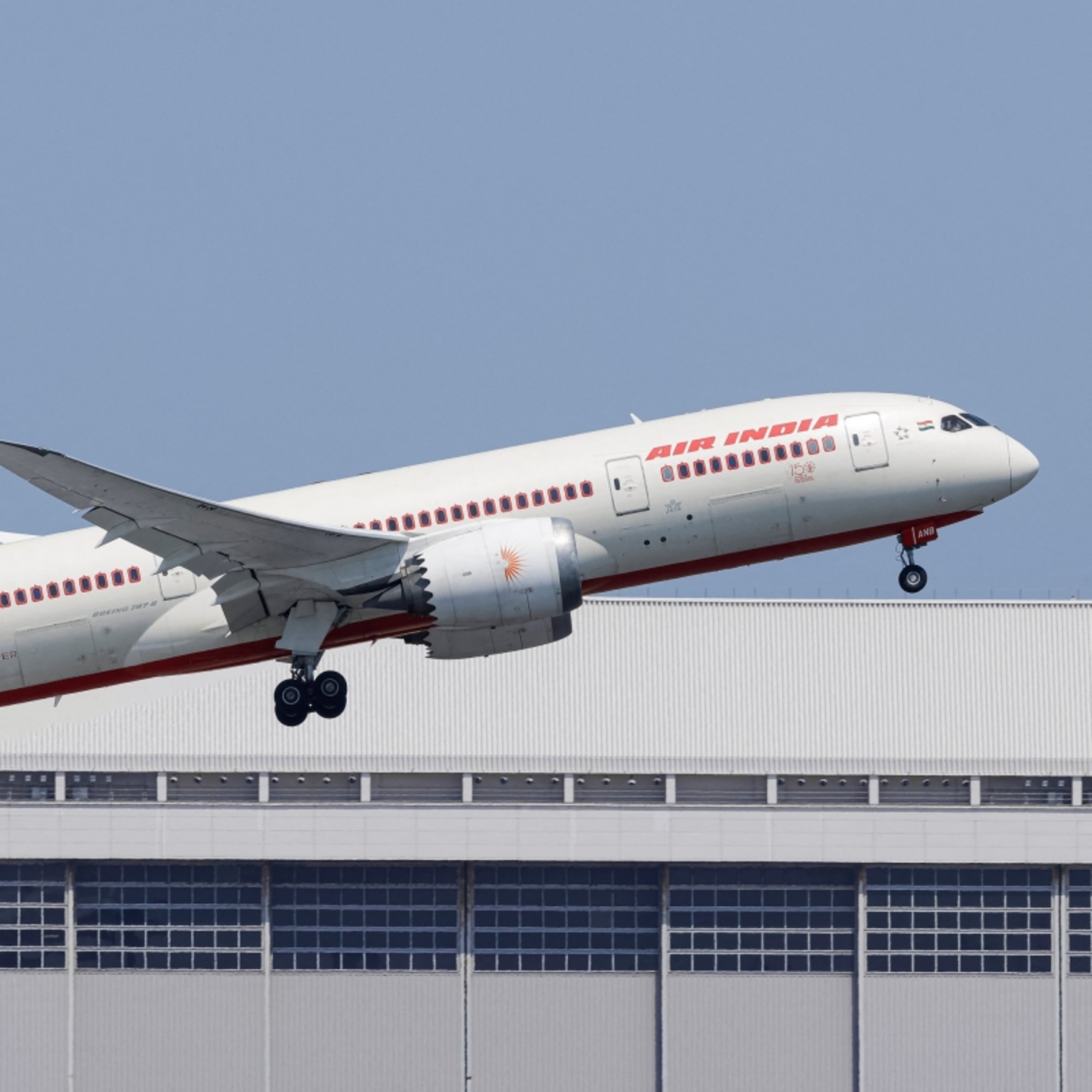 Tin quốc tế - Air India được khuyến nghị ngừng khai thác tàu bay Boeing 787 do lo ngại an toàn