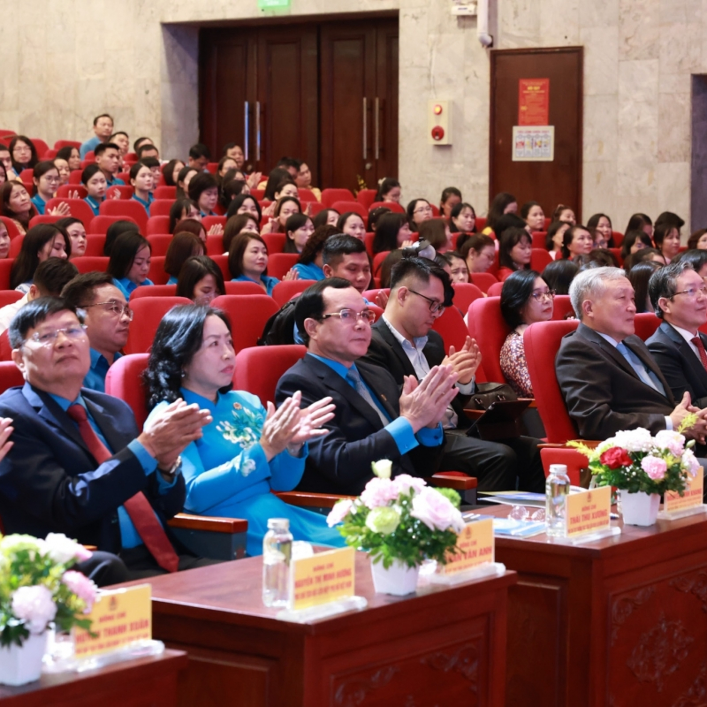 Tin trong nước - Tôn vinh, biểu dương những đóng góp to lớn của nữ đoàn viên, người lao động tiêu biểu