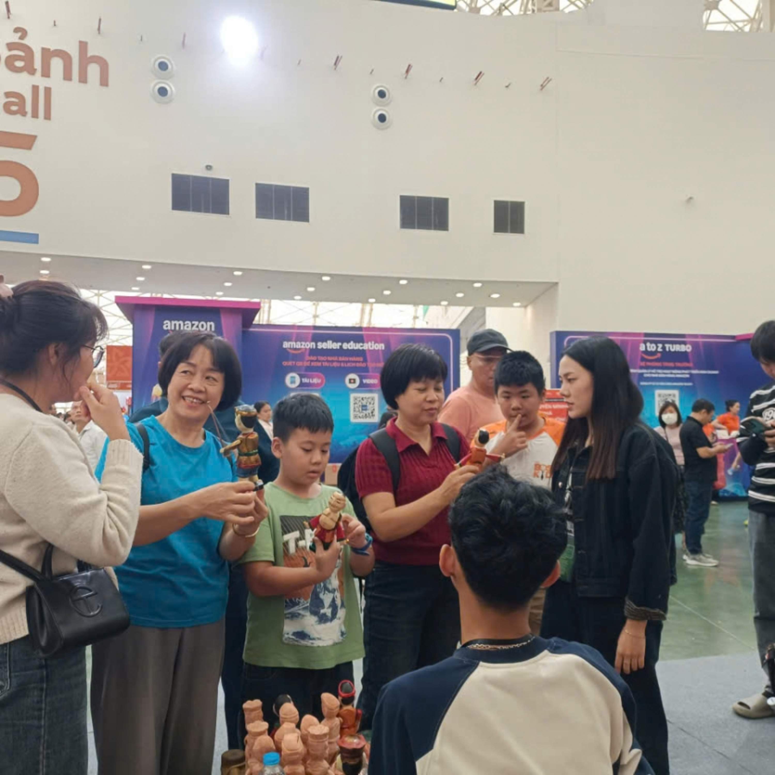 Tin trong nước - Hội chợ Mùa Thu lần thứ nhất: Điểm hẹn của nghệ thuật truyền thống Tin trong nước - Hội chợ Mùa Thu lần thứ nhất: Điểm hẹn của nghệ thuật truyền thống