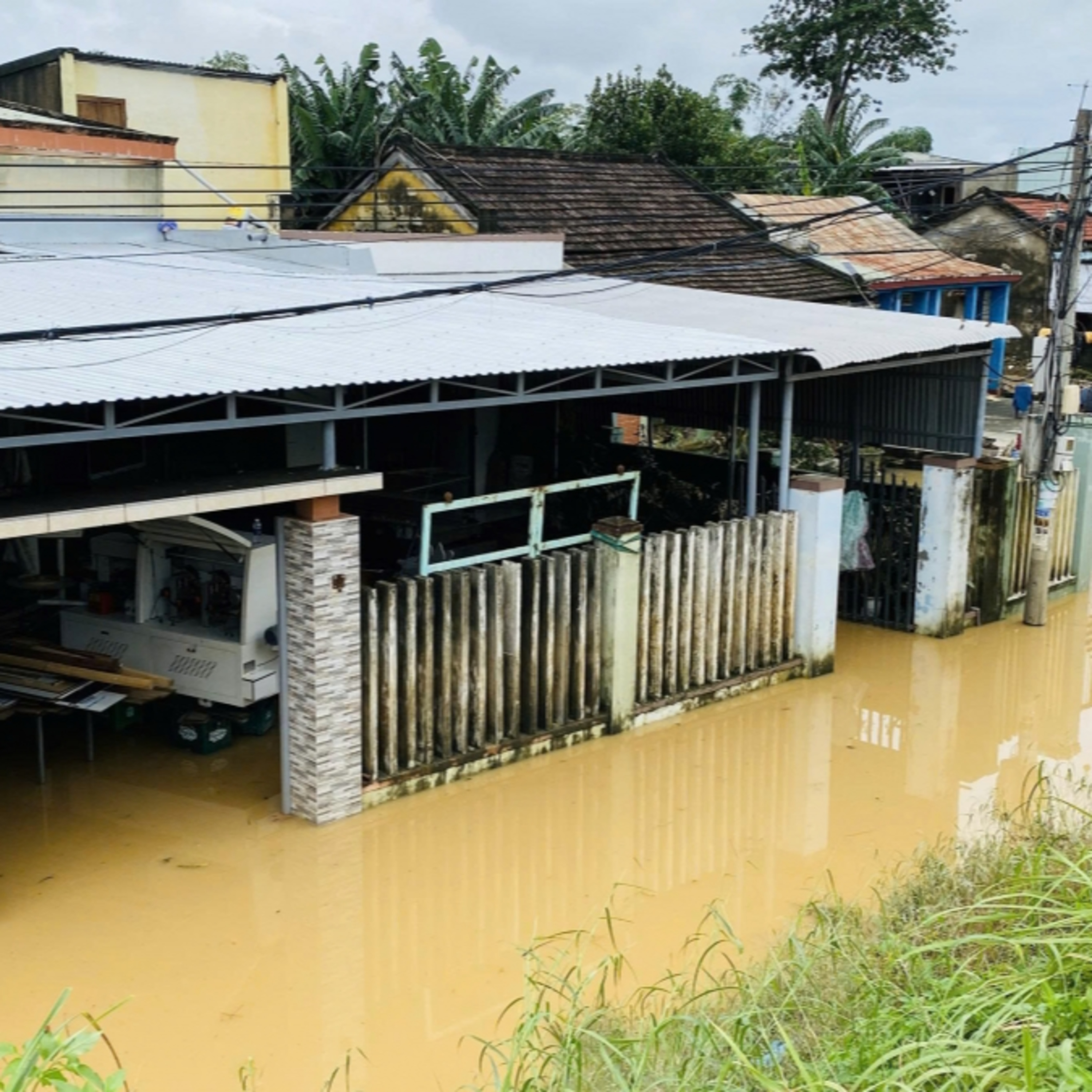 Tin trong nước - Đà Nẵng: Người dân vùng rốn lũ chưa kịp dọn nhà, nước lũ lại tràn về