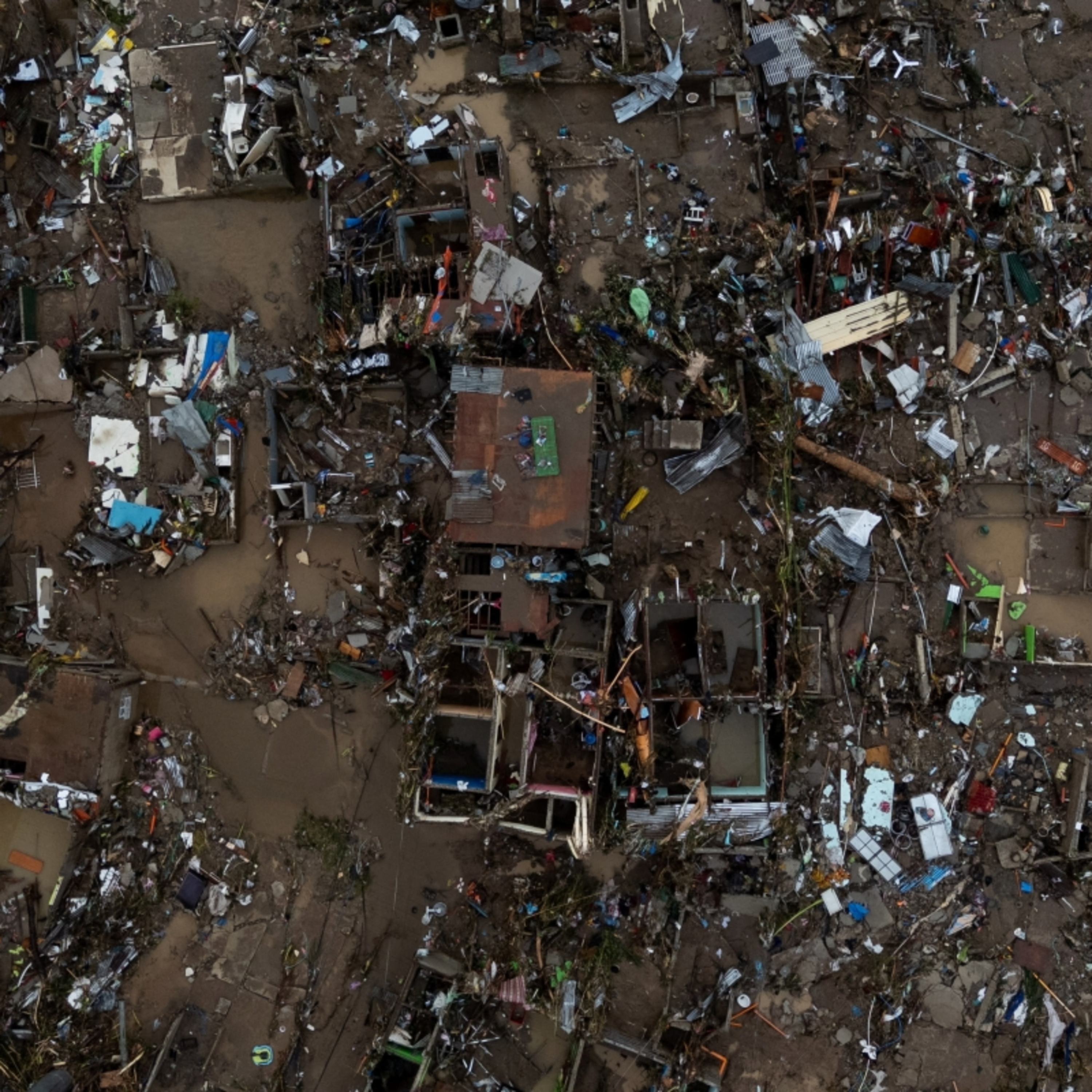 Tin quốc tế - Miền Trung Philippines chìm trong ngập lụt- 58 người thiệt mạng do bão Kalmaegi