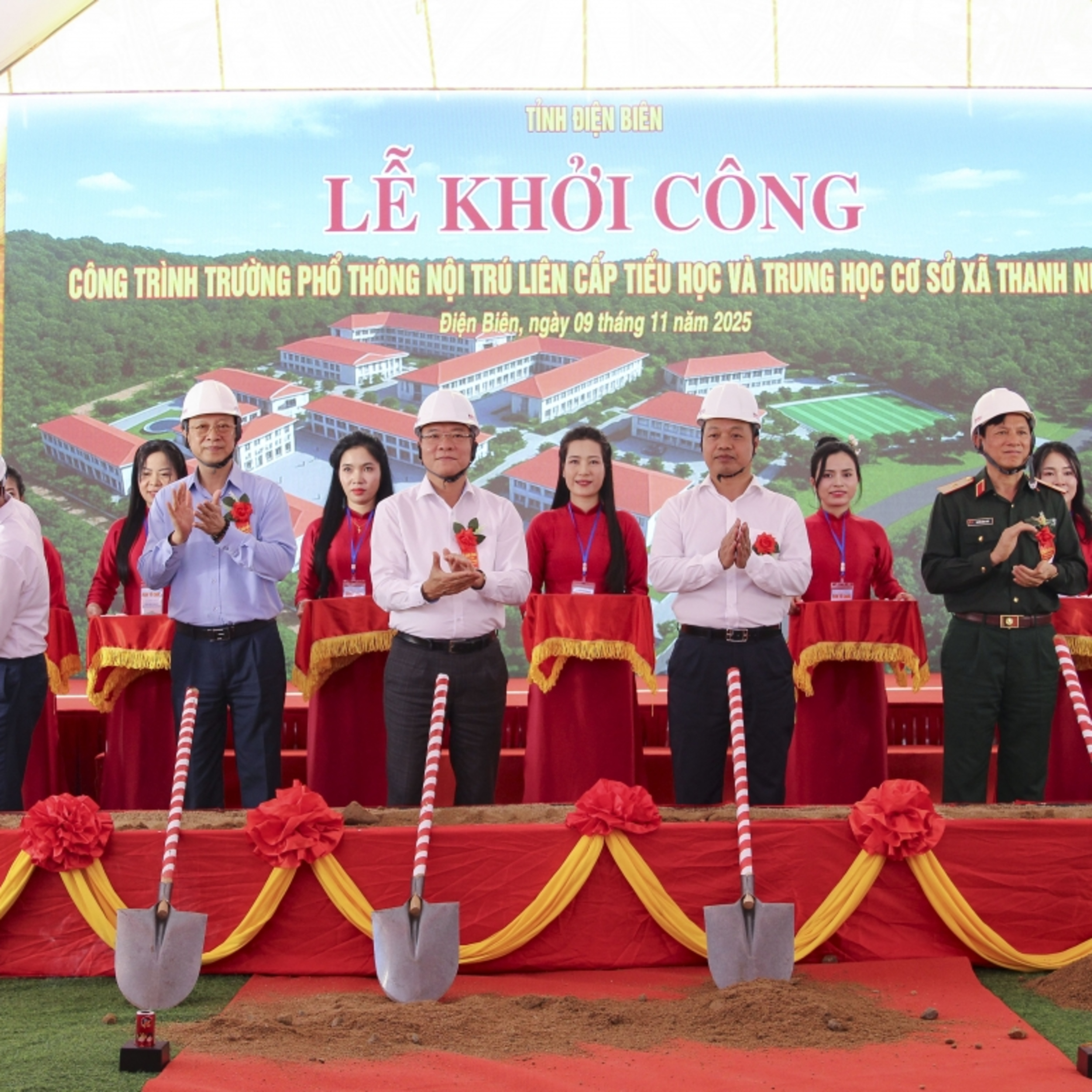 Tin trong nước - Phó Thủ tướng Lê Thành Long dự lễ khởi công Trường Phổ thông Dân tộc Nội trú Thanh Nưa Tin trong nước - Phó Thủ tướng Lê Thành Long dự lễ khởi công Trường Phổ thông Dân tộc Nội trú Thanh Nưa