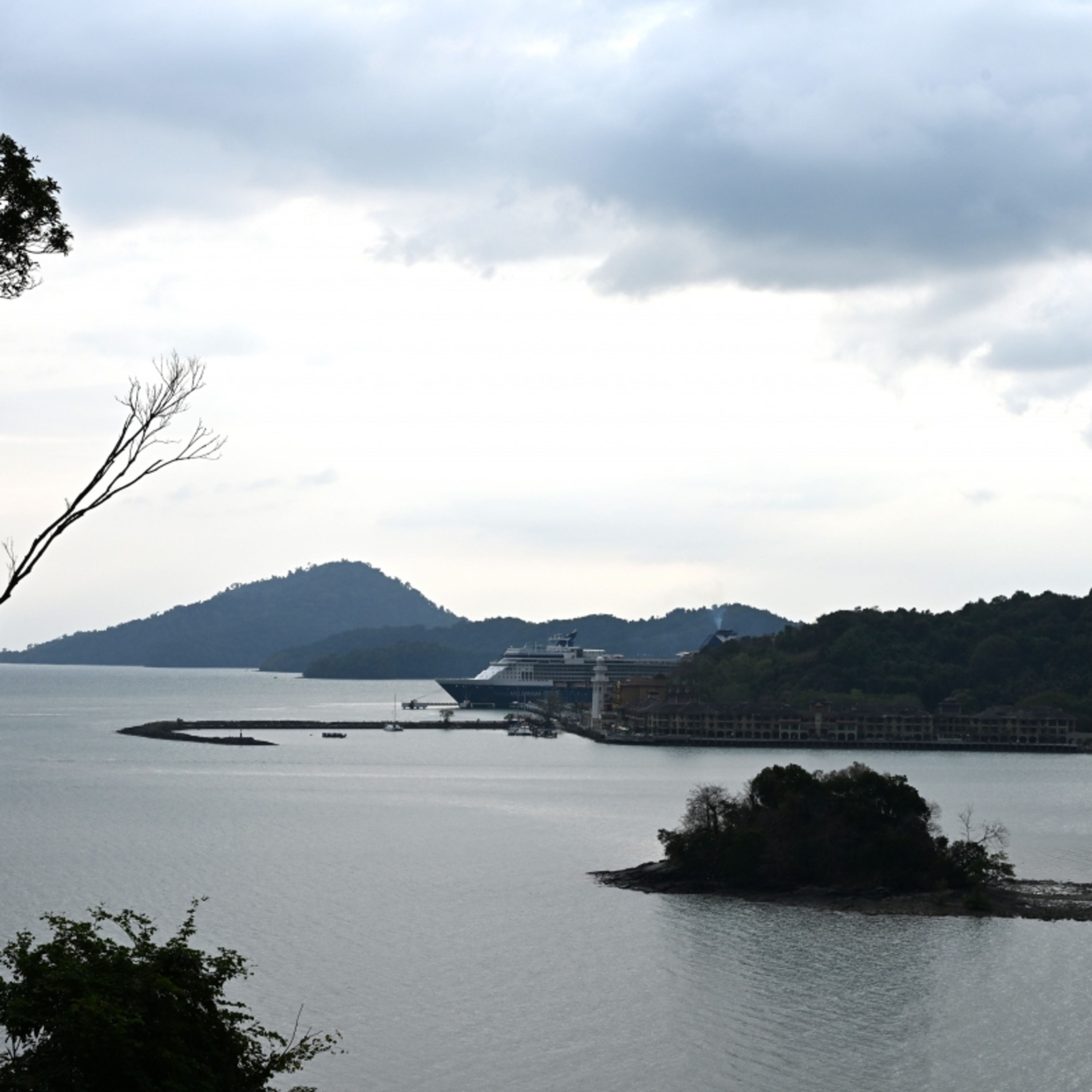 Tin quốc tế - Hàng trăm người mất tích do chìm thuyền trên vùng biển giữa Thái Lan và Malaysia Tin quốc tế - Hàng trăm người mất tích do chìm thuyền trên vùng biển giữa Thái Lan và Malaysia