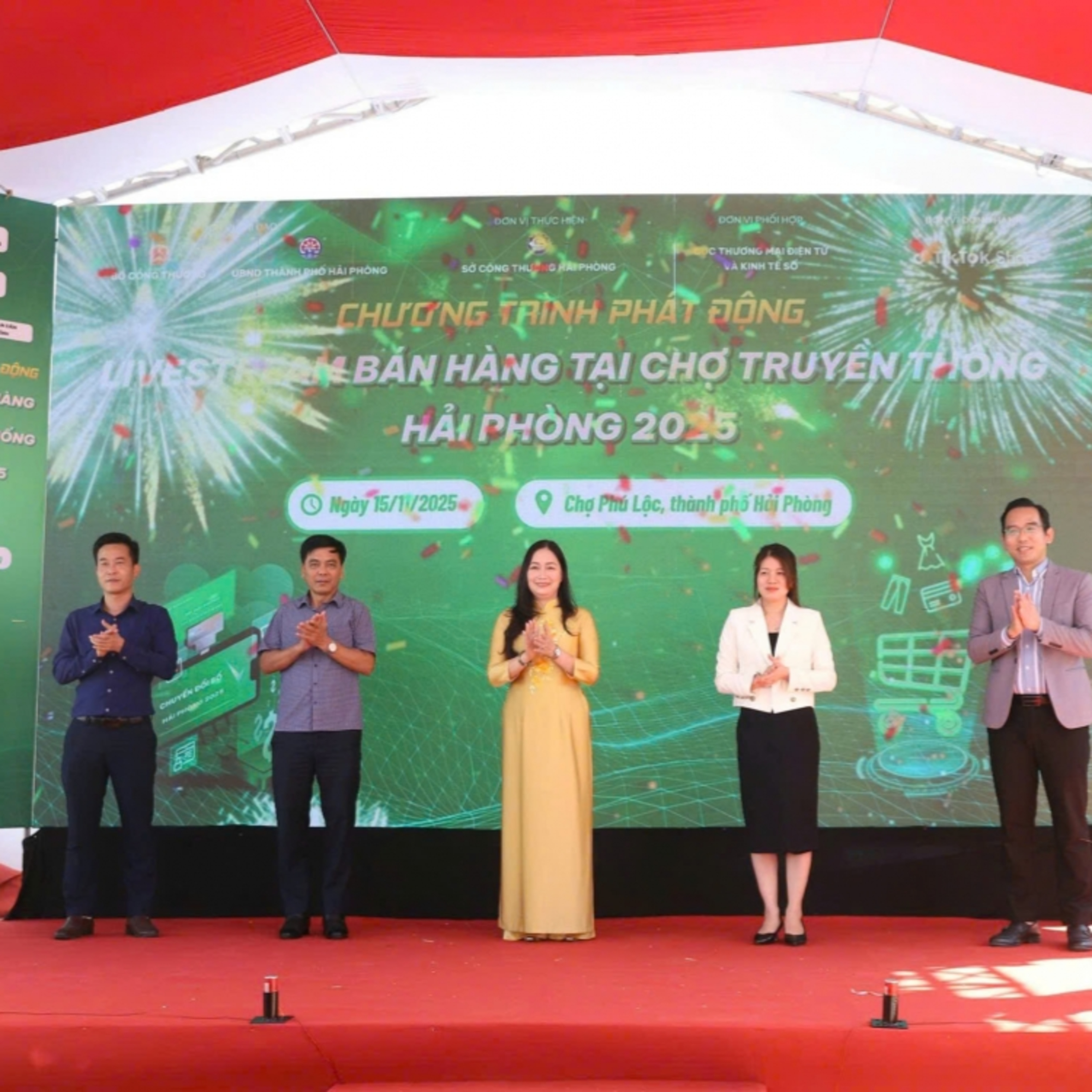 Tin trong nước - Hải Phòng: Phát động livestream bán hàng tại chợ truyền thống Tin trong nước - Hải Phòng: Phát động livestream bán hàng tại chợ truyền thống