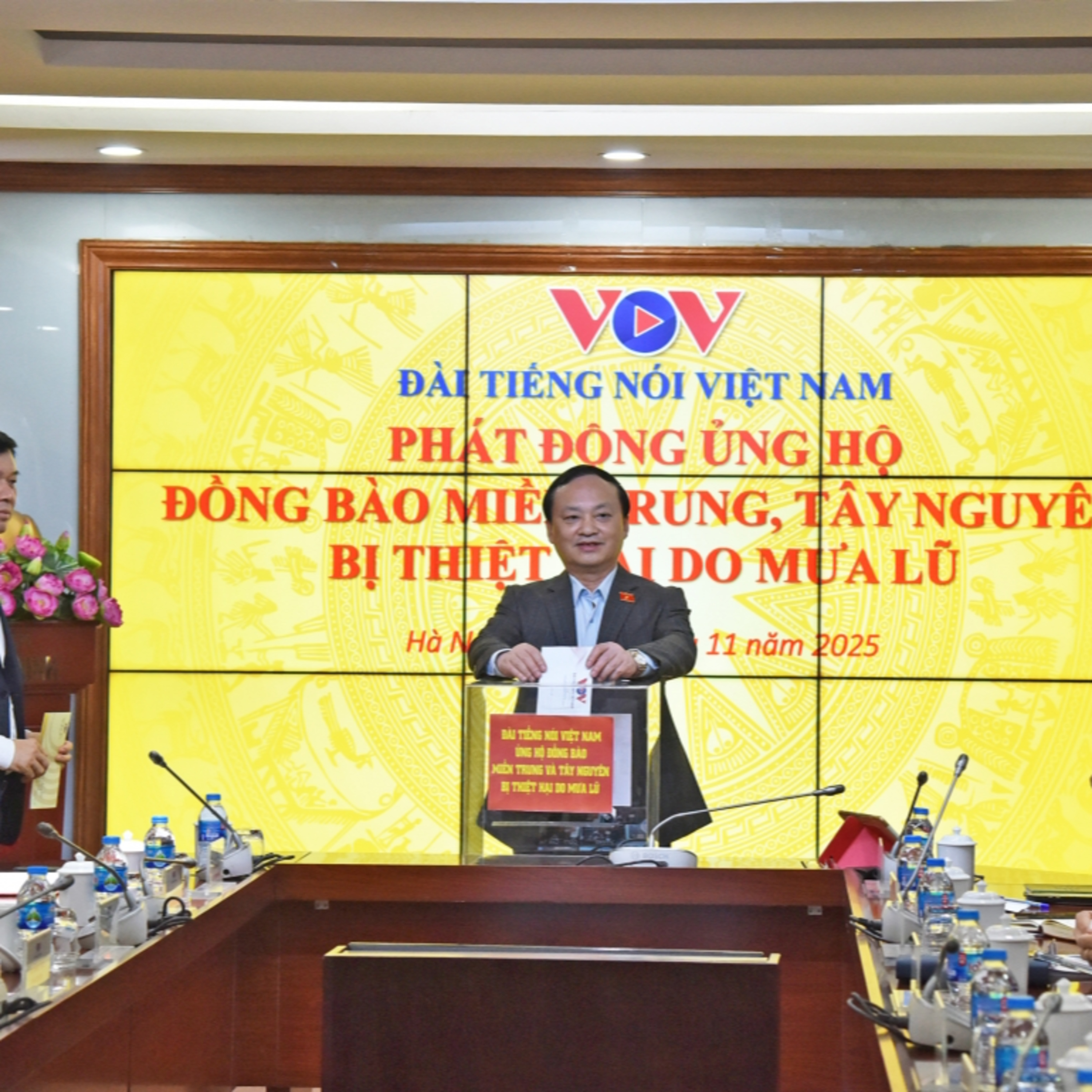 Tin trong nước - Đài TNVN tổ chức Lễ quyên góp ủng hộ đồng bào miền Trung, Tây Nguyên bị thiệt hại do mưa lũ