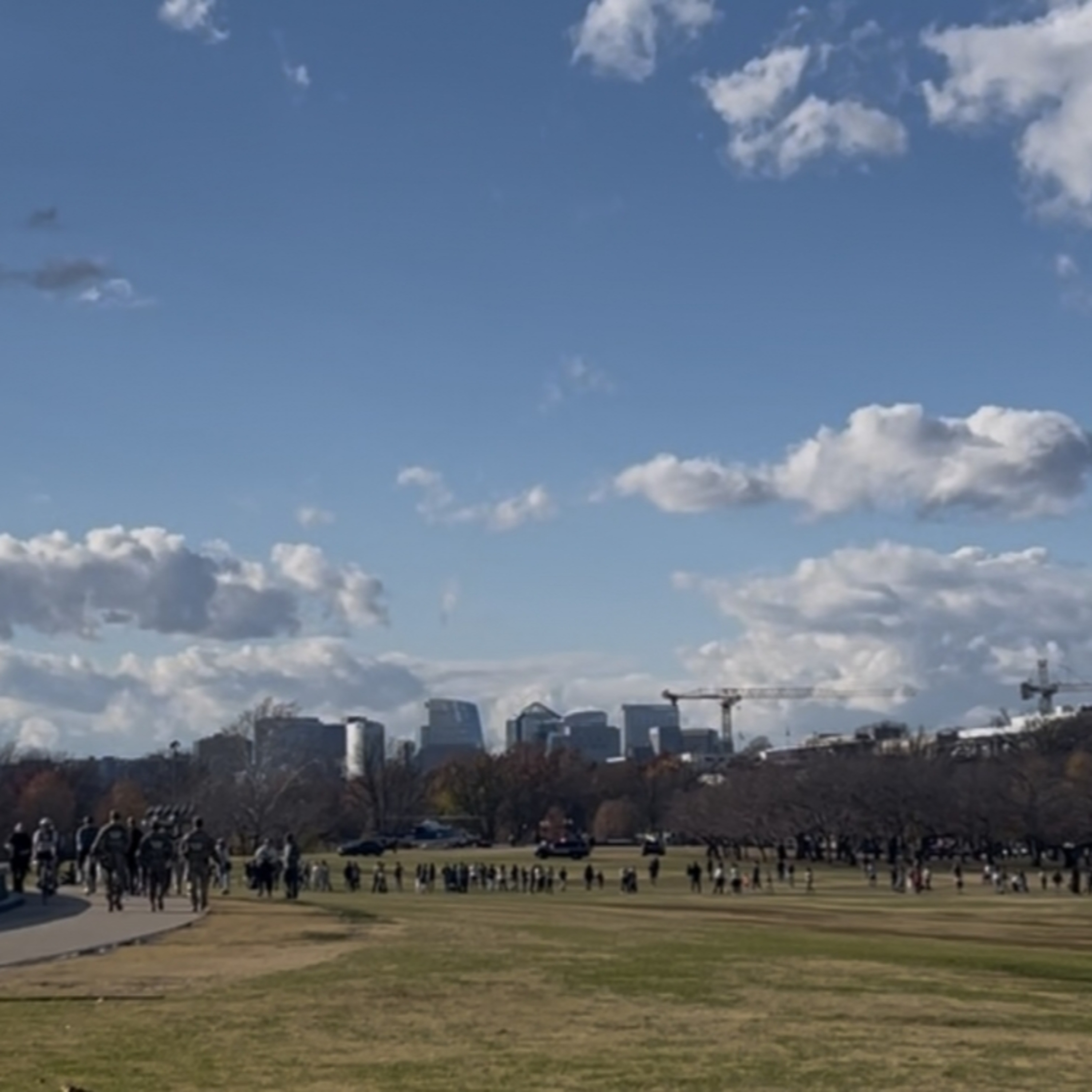 Tin quốc tế - Nổ súng gần Nhà Trắng trong dịp lễ Tạ ơn khiến 2 người thiệt mạng