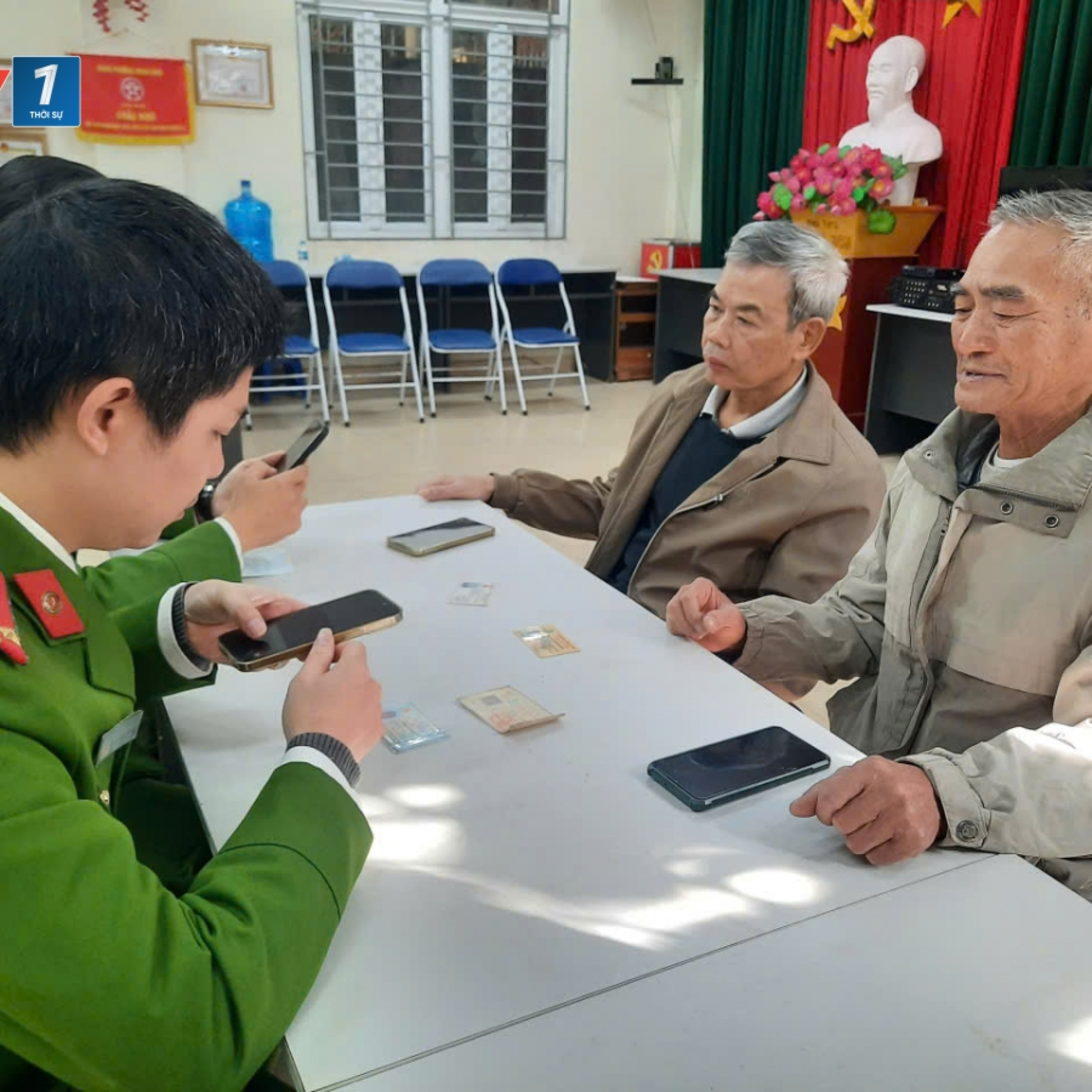 Tin trong nước - Công an Hà Nội “nước rút” làm sạch dữ liệu phương tiện Tin trong nước - Công an Hà Nội “nước rút” làm sạch dữ liệu phương tiện