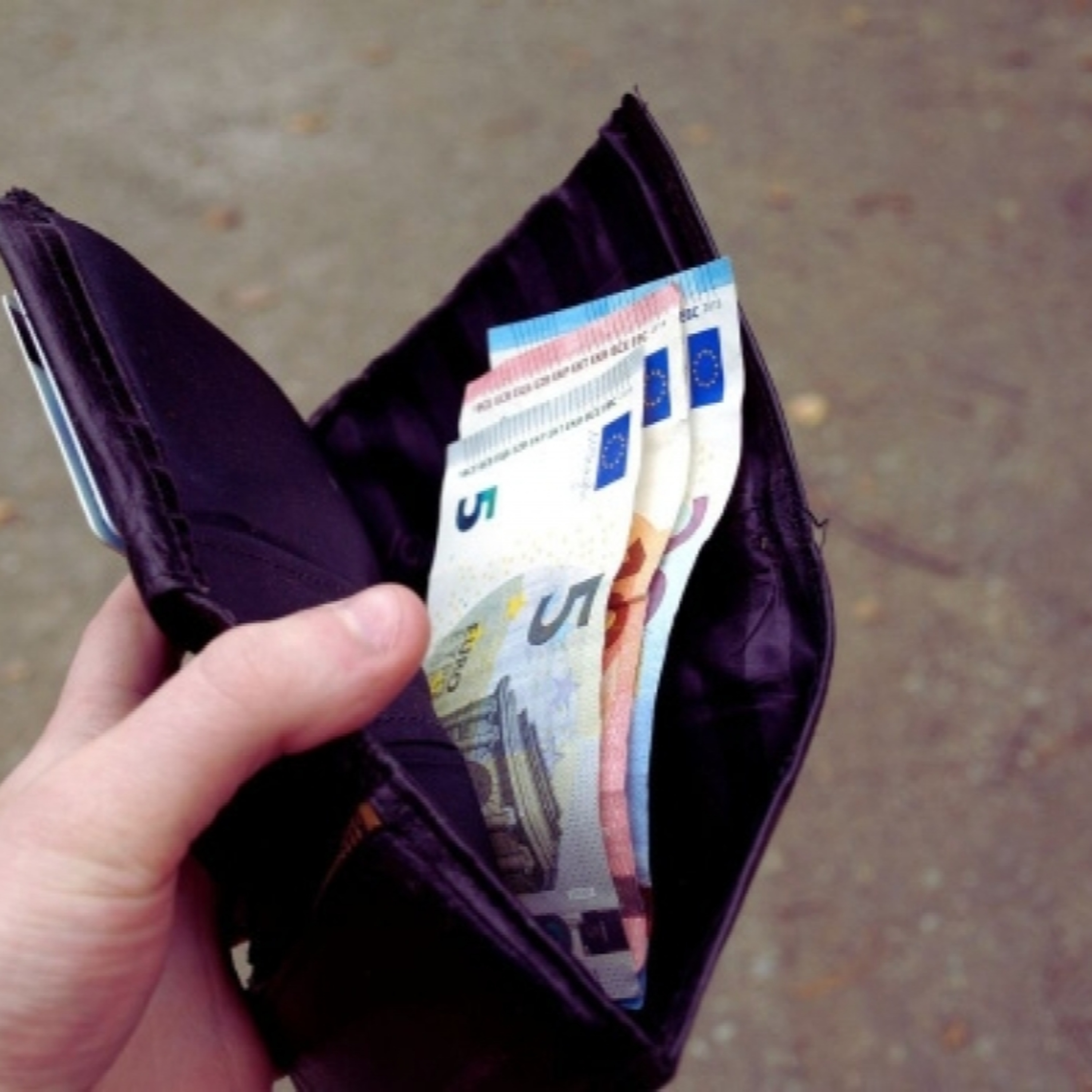 Tin quốc tế - Các chuyên gia cảnh báo việc áp dụng đồng euro tại Bulgaria sẽ dẫn đến tình trạng tăng giá Tin quốc tế - Các chuyên gia cảnh báo việc áp dụng đồng euro tại Bulgaria sẽ dẫn đến tình trạng tăng giá