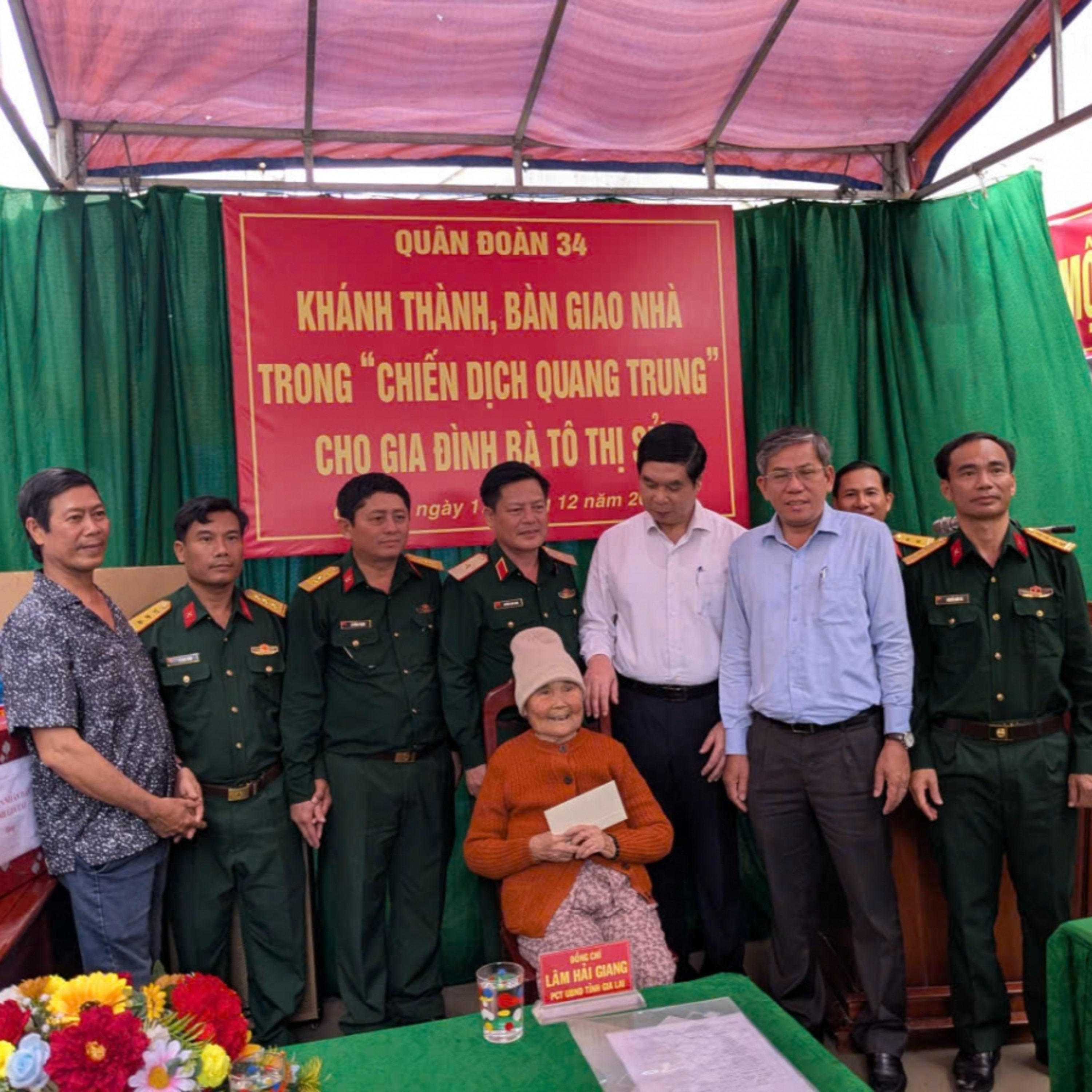 Tin trong nước - Bàn giao ngôi nhà đầu tiên trong “Chiến dịch Quang Trung” tại Gia Lai