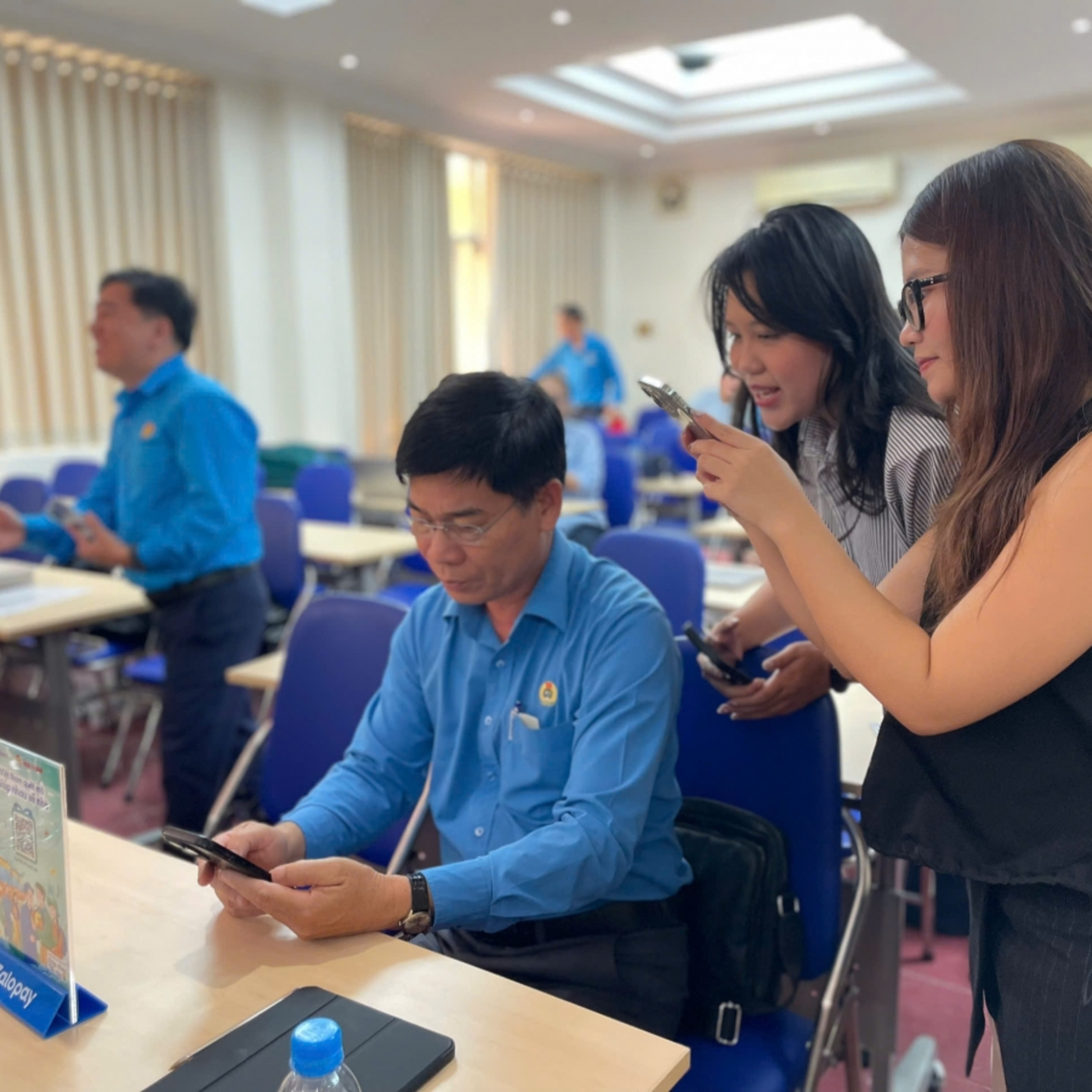 Tin trong nước - Khởi động “Chuyến xe mùa xuân”, hơn 800 vé xe đưa lao động về quê ăn Tết