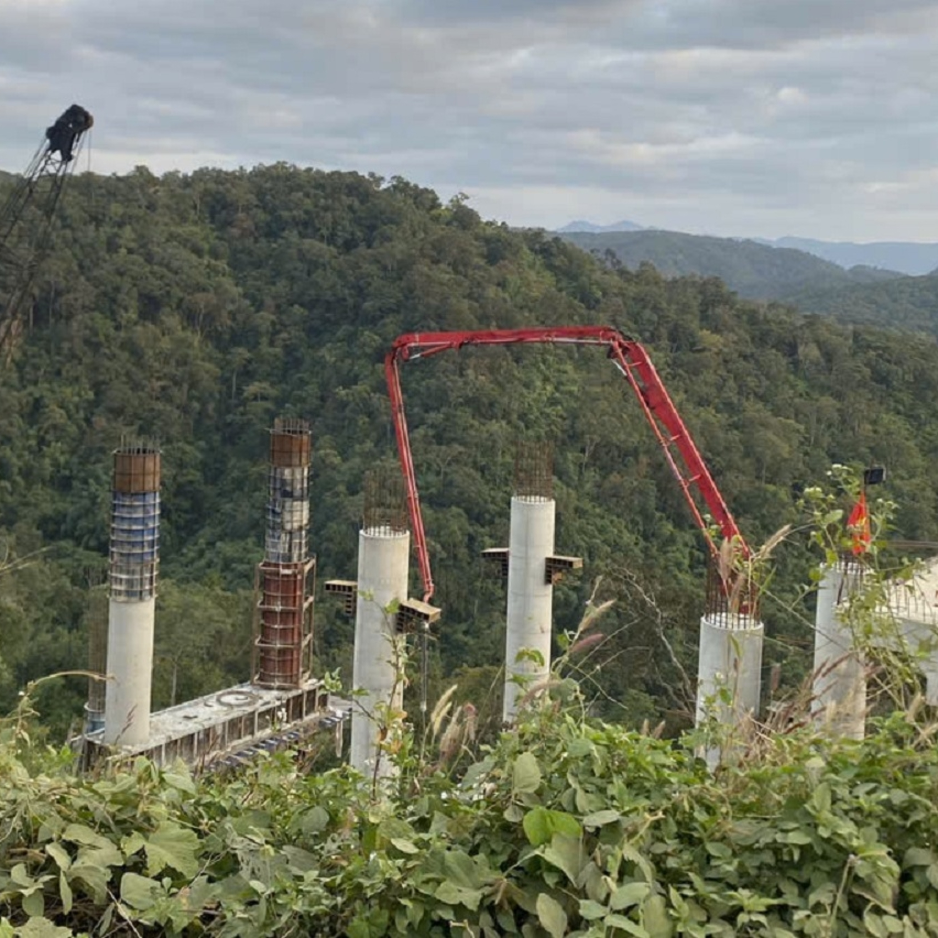 Tin trong nước - Địa phương tăng tốc giao mặt bằng, đơn vị thi công Quốc lộ 28B chạy nước rút