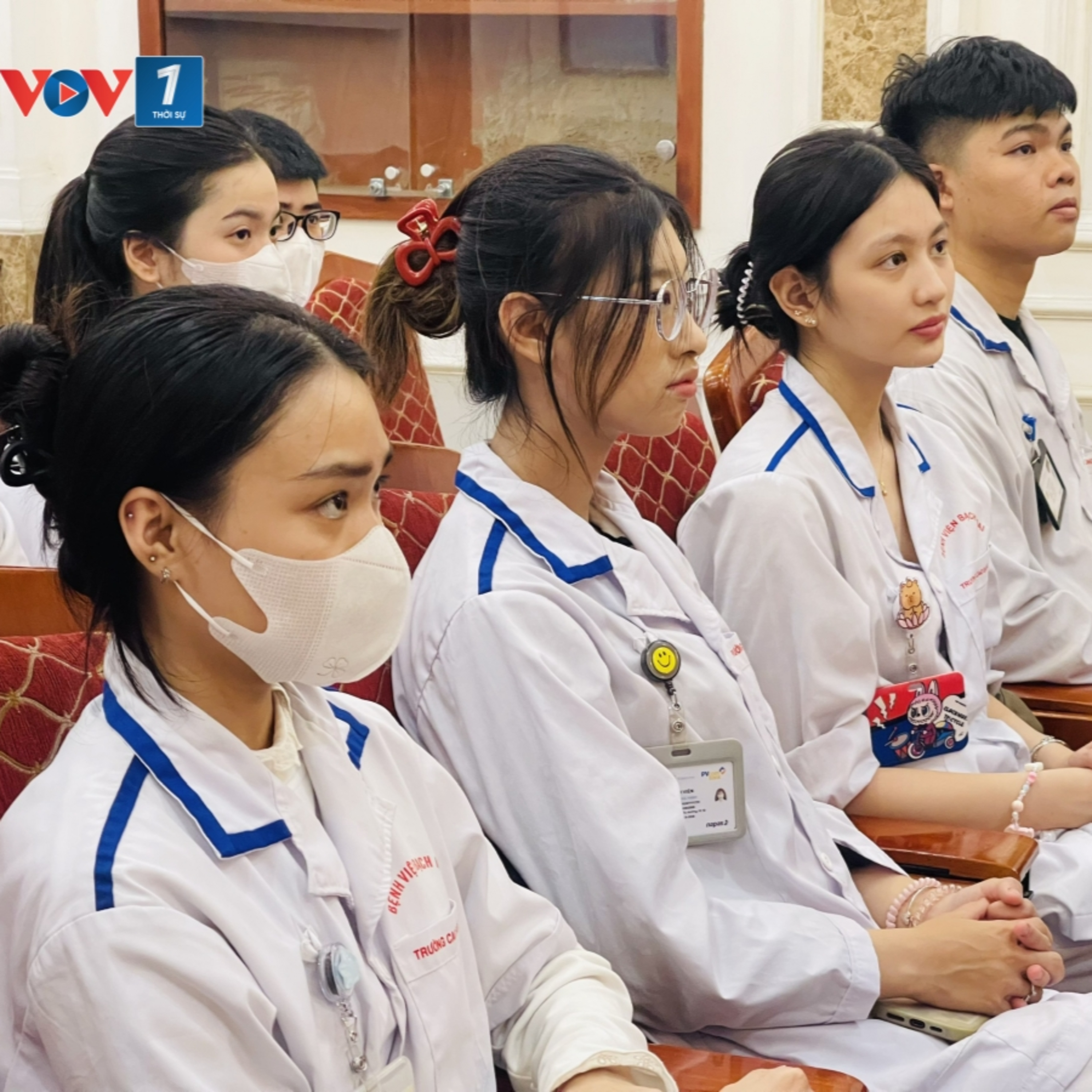 Tin trong nước - Nhiều sinh viên y khoa tình nguyện trực tết cùng thầy thuốc