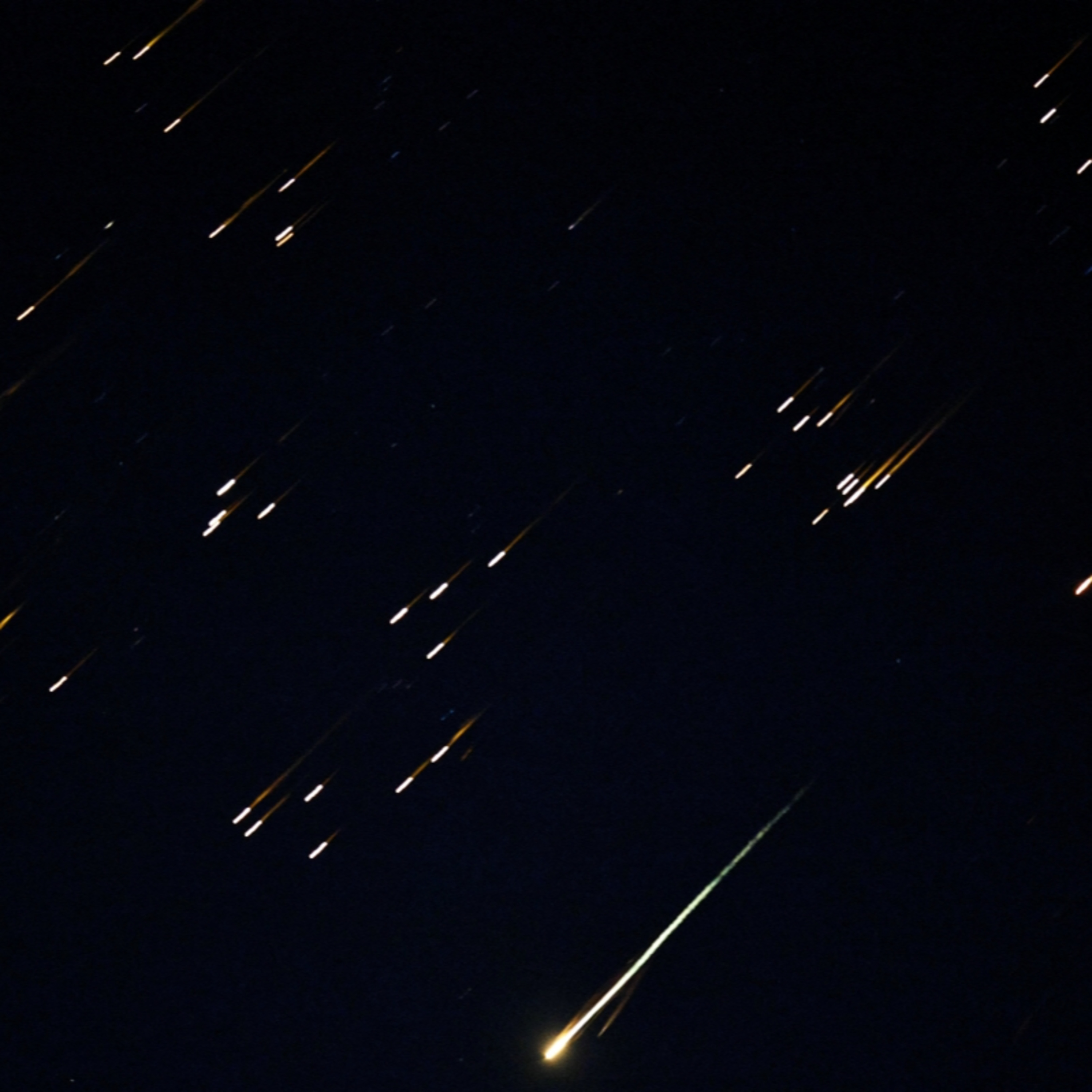 Tin quốc tế - Tehran bắn hơn 2.500 tên lửa và UAV vào Israel cùng các căn cứ Mỹ