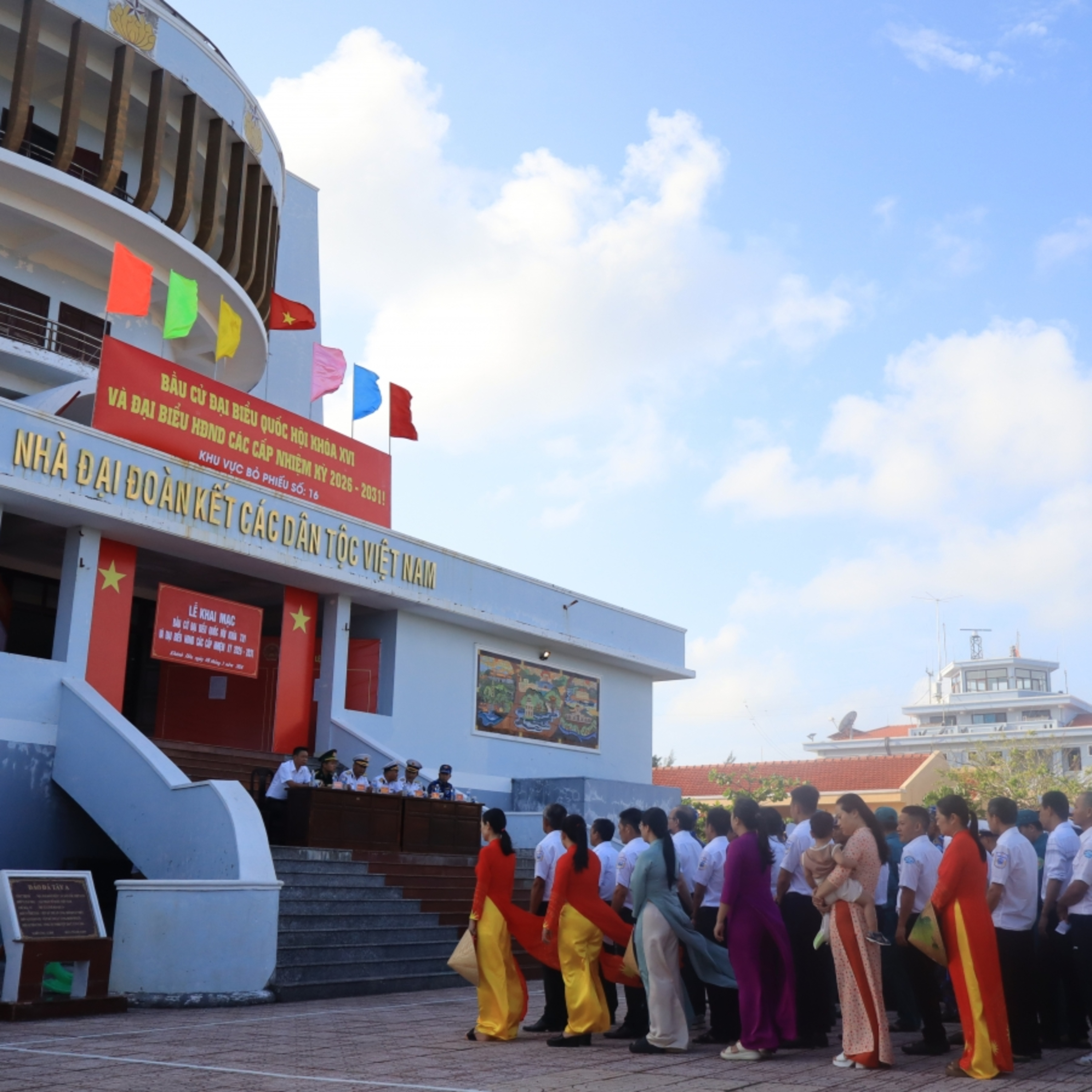 Tin trong nước - Trường Sa vững niềm tin qua từng lá phiếu