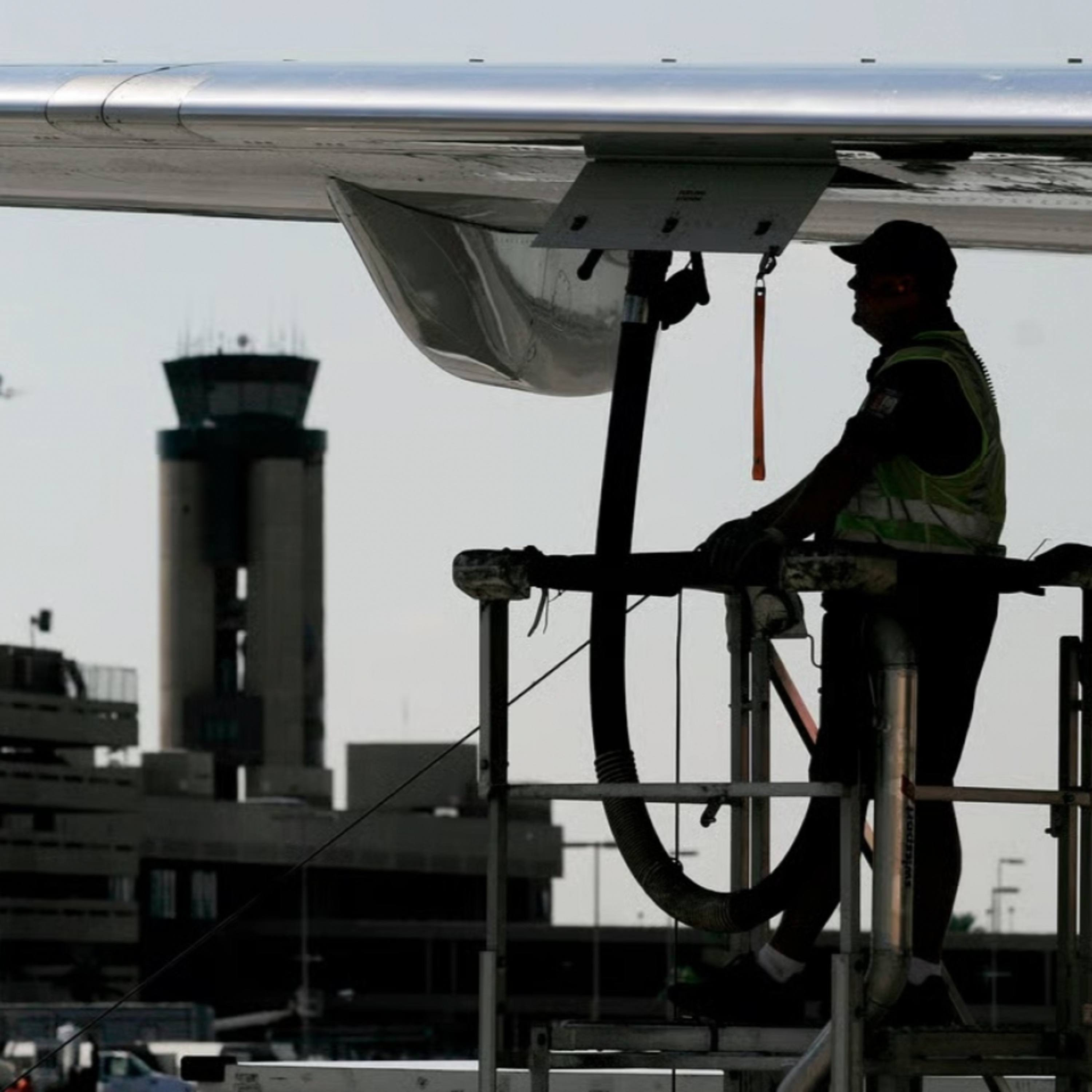 Tin quốc tế - Hàng không châu Âu "chao đảo" vì giá nhiên liệu và đóng cửa không phận do xung đột Trung Đông