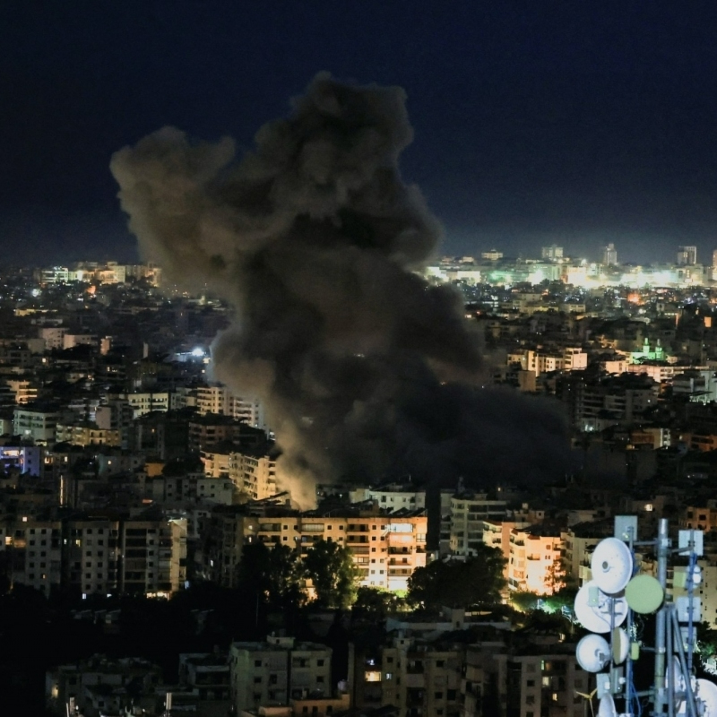 Tin quốc tế - Israel tiếp tục tấn công vào Lebanon, Quốc hội Lebanon hoãn bầu cử