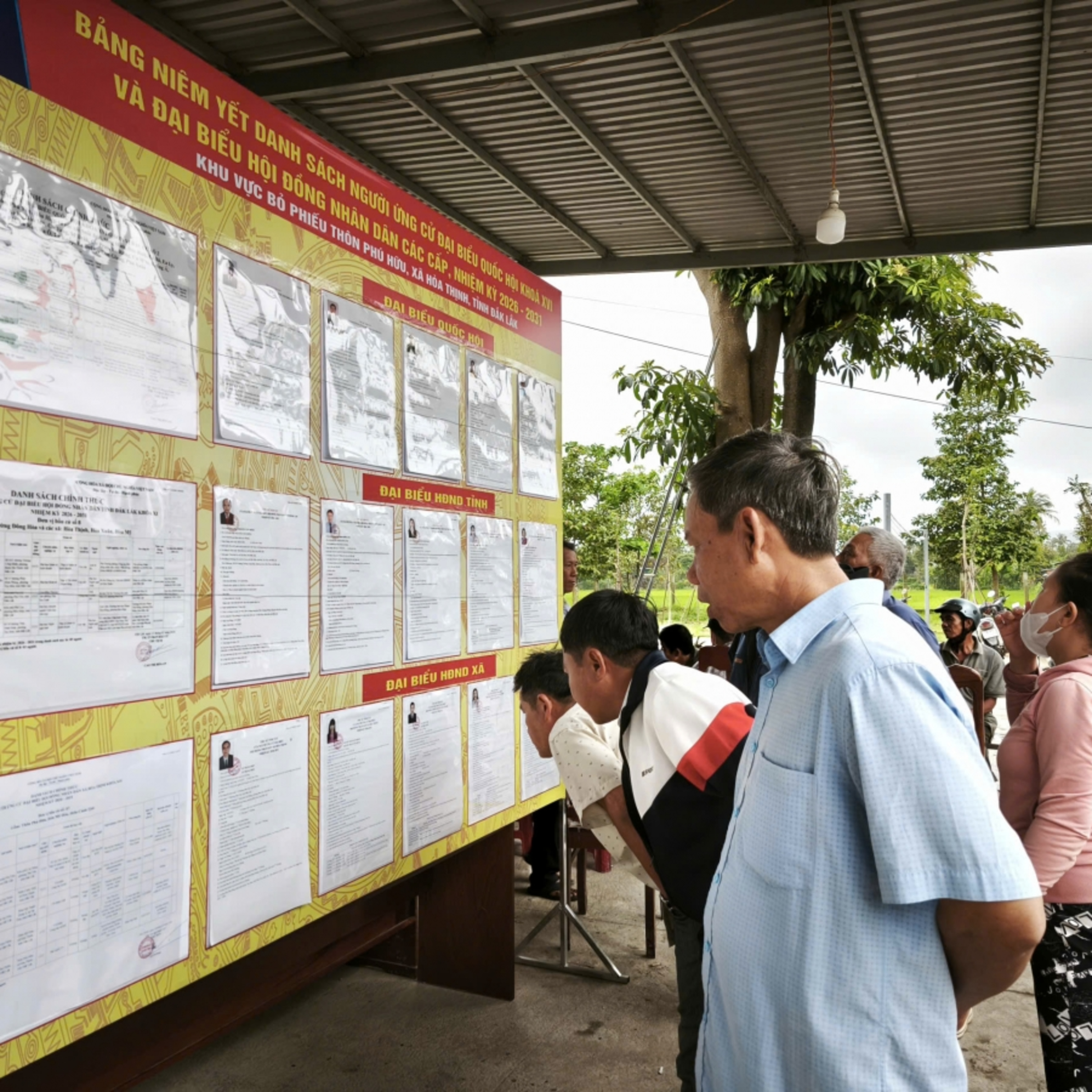 Tin trong nước - Vùng rốn lũ Hòa Thịnh rộn ràng ngày bầu cử