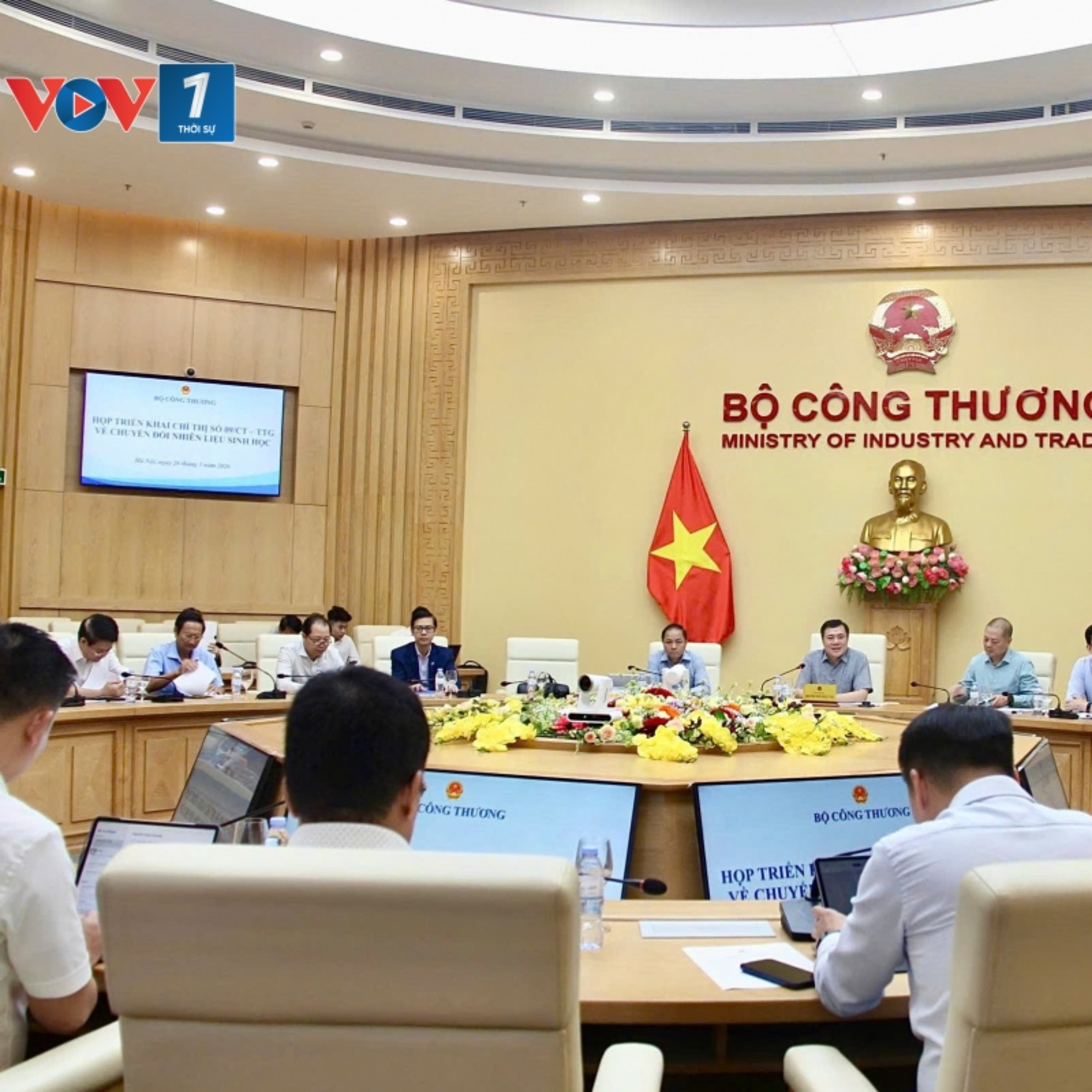 Tin Kinh tế - Đủ cơ sở để đẩy sớm lộ trình chuyển đổi sang Xăng sinh học E10 trong tháng 4/2026