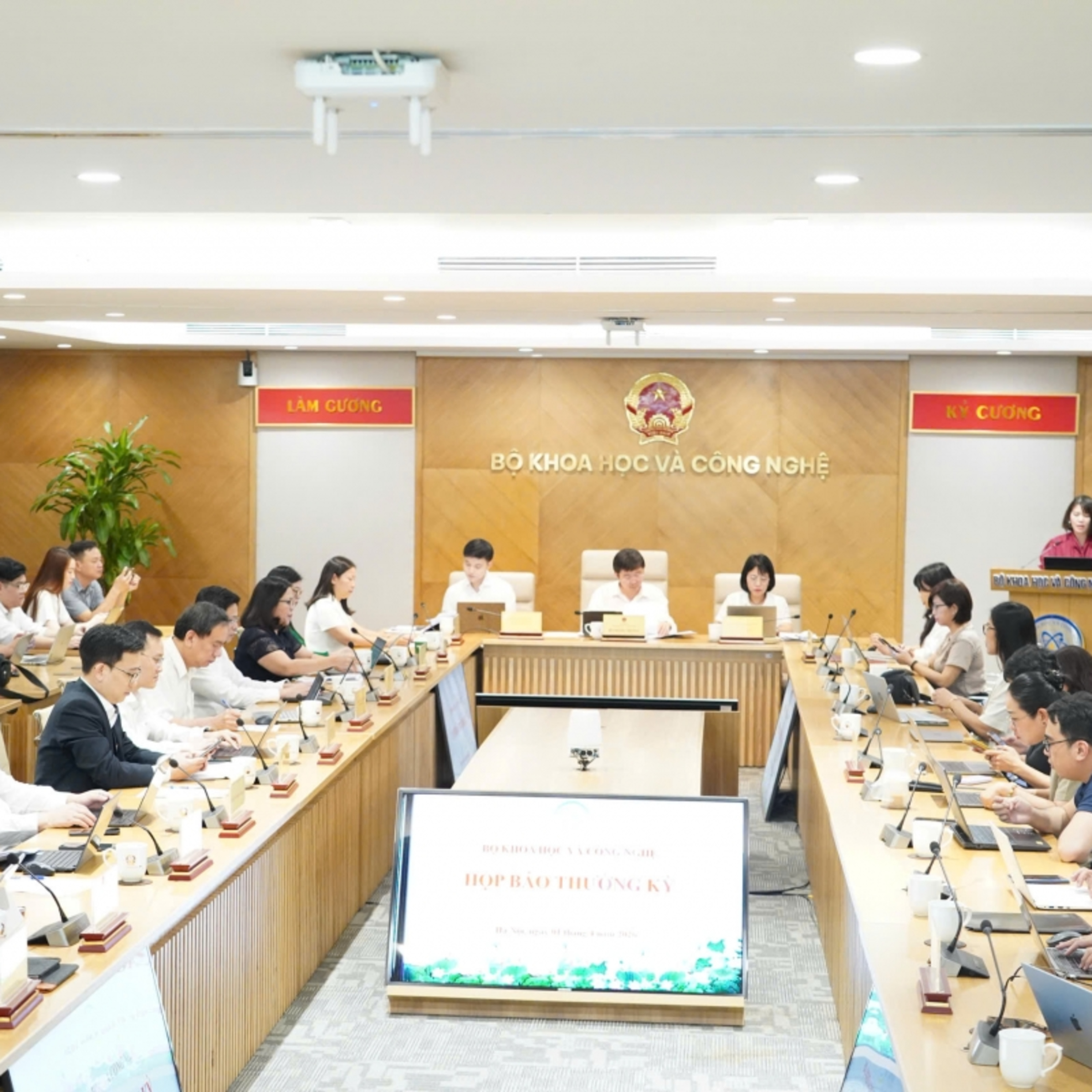Tin Khoa học & Công nghệ - Hơn 516 nghìn tỷ đồng doanh thu: Ngành khoa học và công nghệ tăng tốc ấn tượng