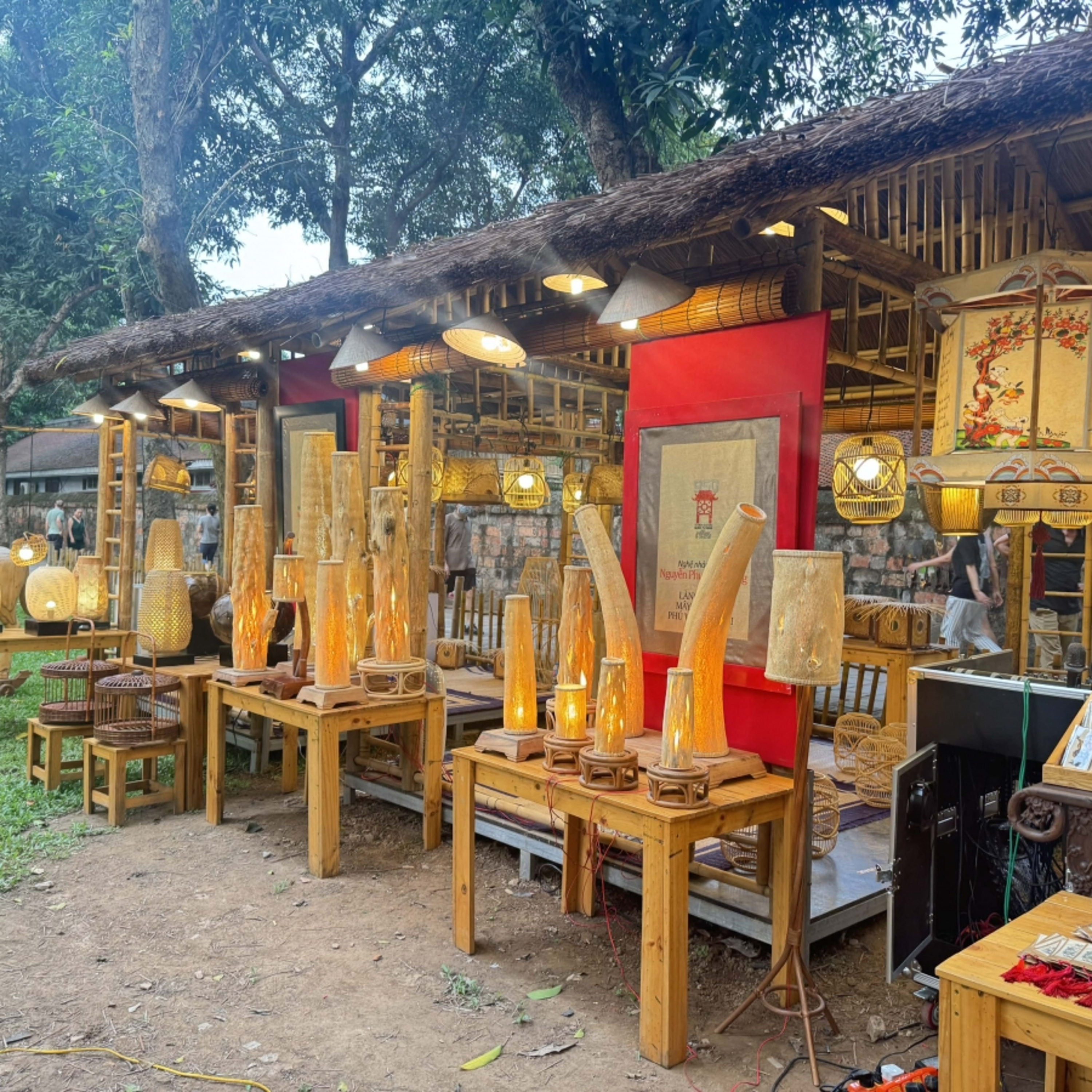 Tin Văn hoá & Du lịch - “Vườn Ánh sáng”: Hành trình trải nghiệm giàu cảm xúc với những chiếc đèn lồng tinh xảo