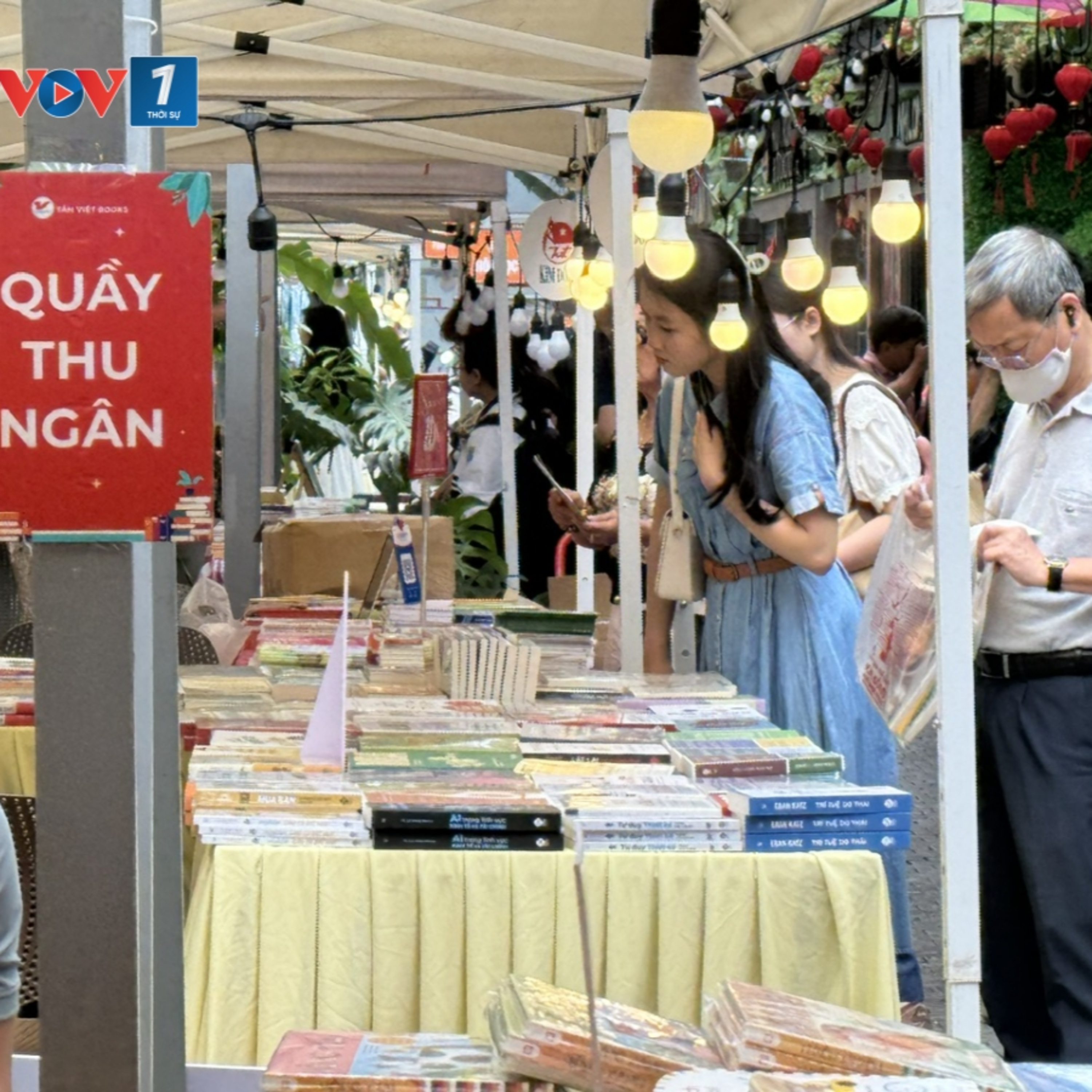 Tin Văn hoá & Du lịch - Sách đứng ở đâu trong bức tranh công nghiệp văn hoá?