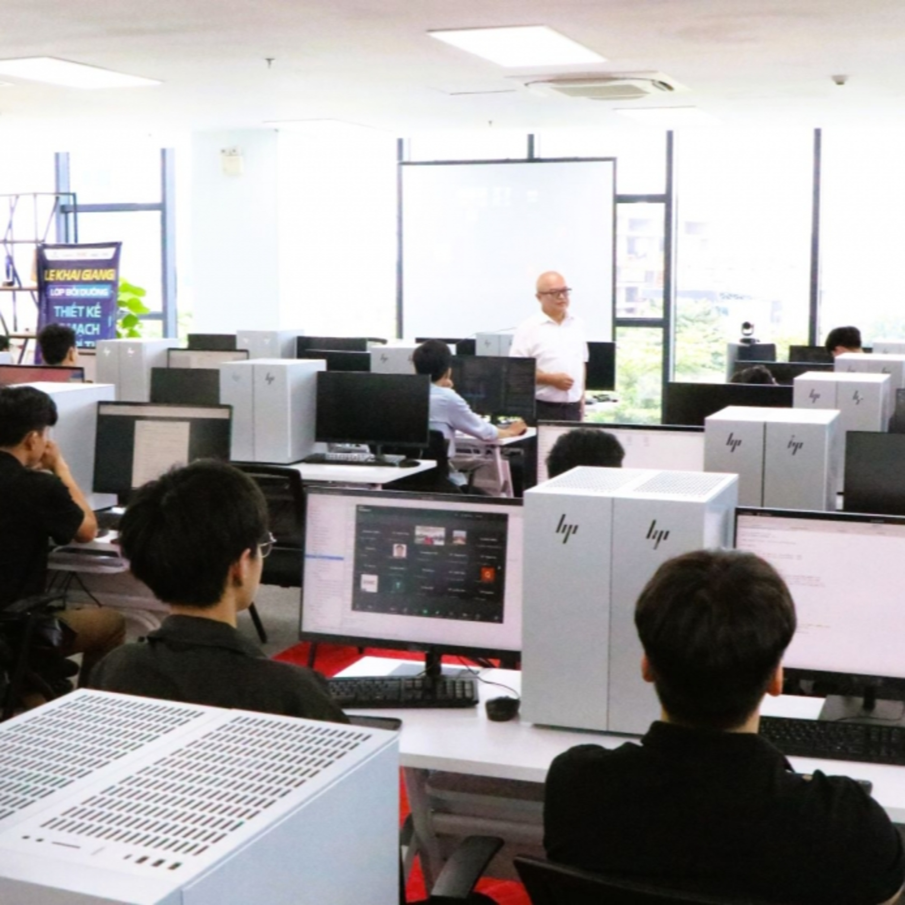 Tin Kinh tế - Đà Nẵng cần 8.000 nhân lực vi mạch bán dẫn và AI