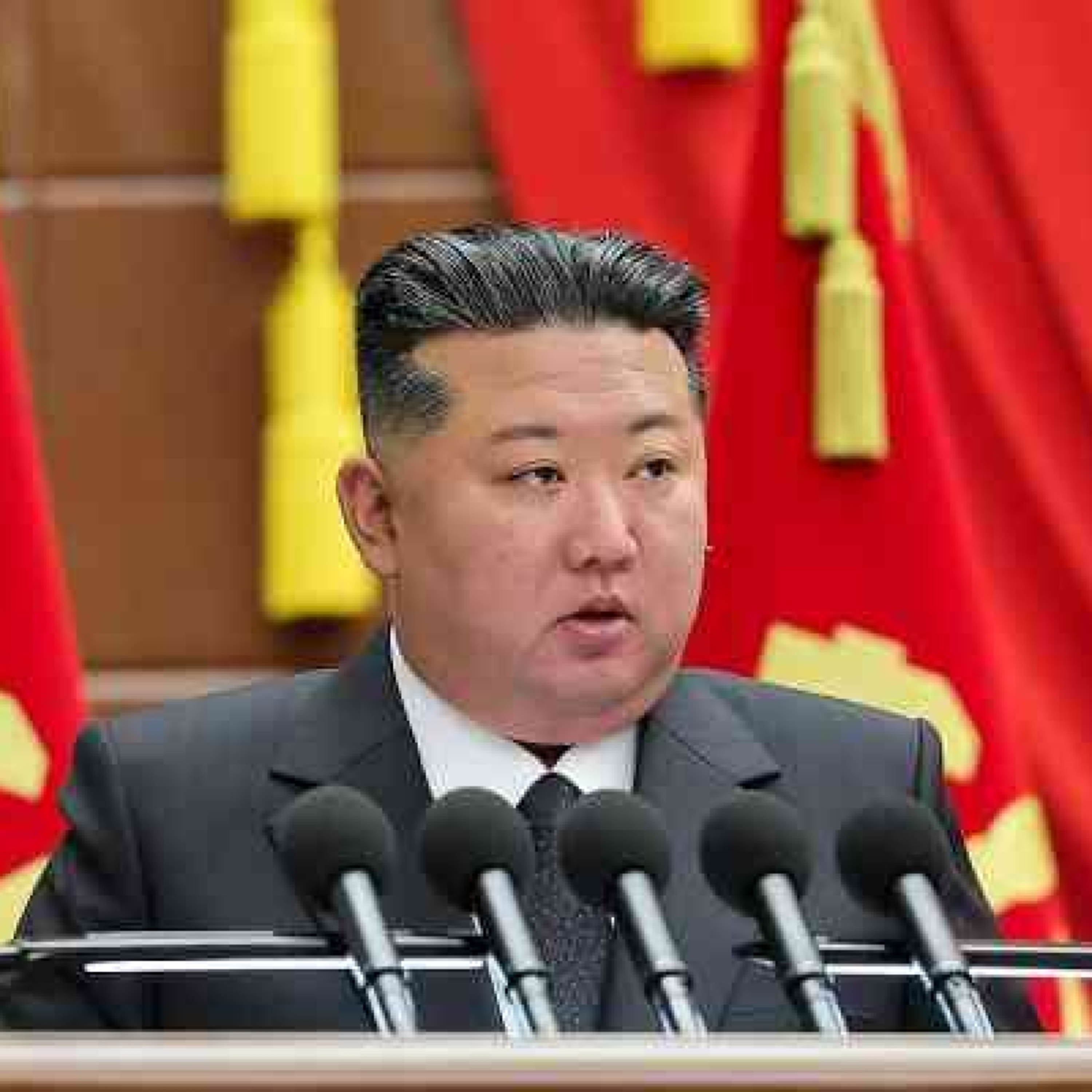 Tin thế giới - Triều Tiên trao quyền chỉ huy hạt nhân cho nhà lãnh đạo Kim Jong Un bằng Hiến pháp
