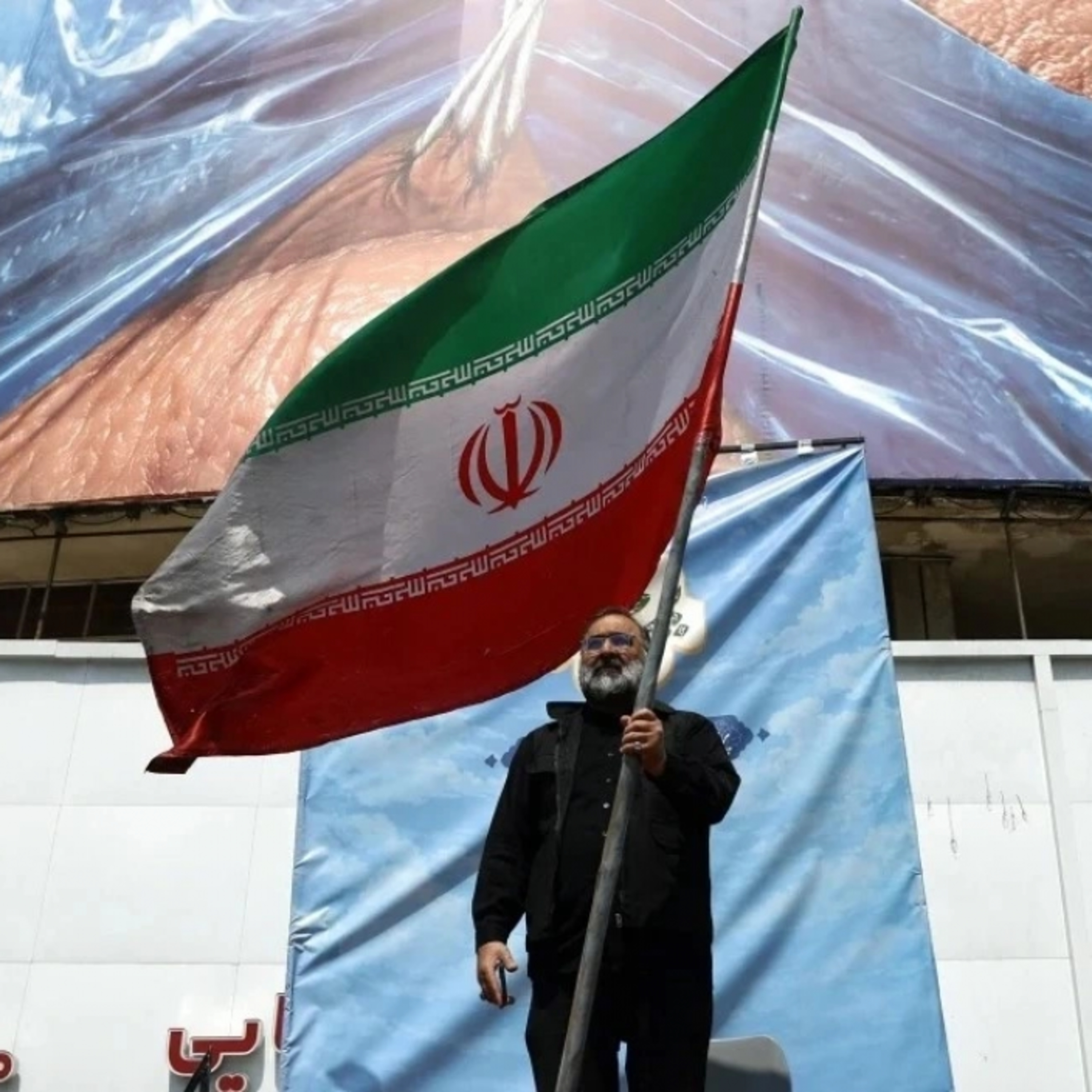 Tin thế giới - Iran phản hồi đề xuất của Mỹ; trong khi máy bay không người lái tấn công Kuwait và UAE