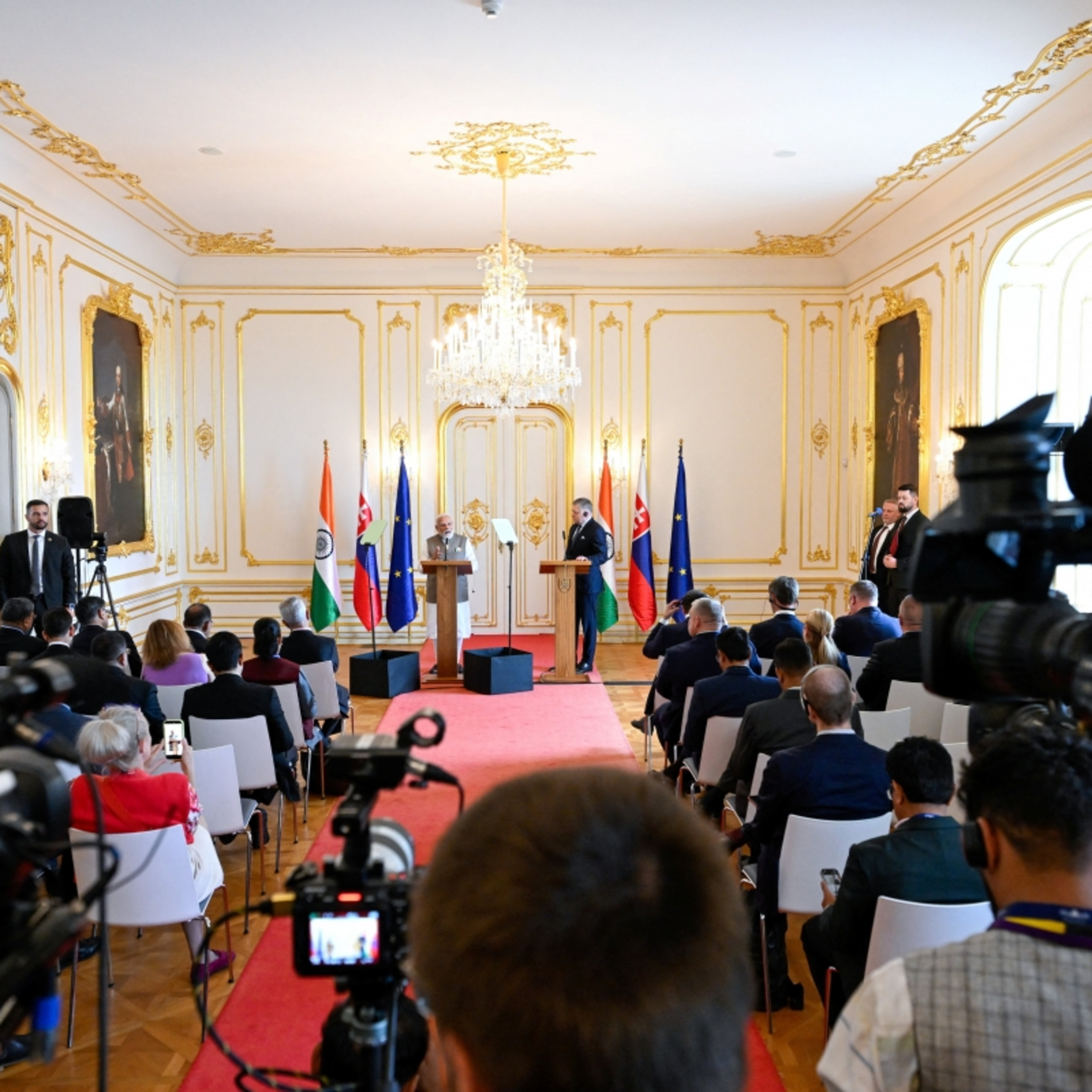 Tin thế giới - Thủ tướng Ấn Độ Narendra Modi được Slovakia trao tặng huân chương cao quý nhất