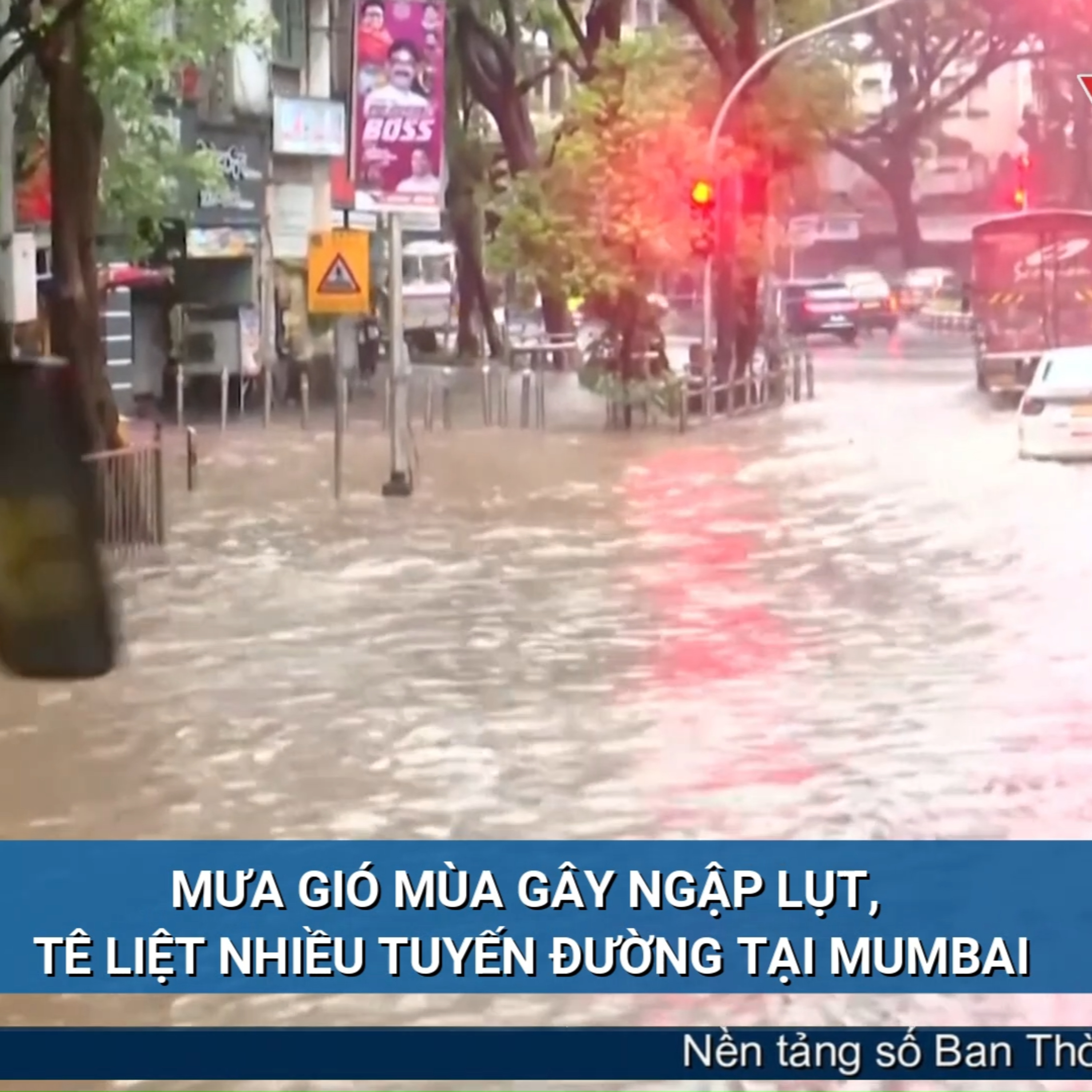Tin quốc tế - Mưa gió mùa gây ngập lụt, tê liệt nhiều tuyến đường tại Mumbai